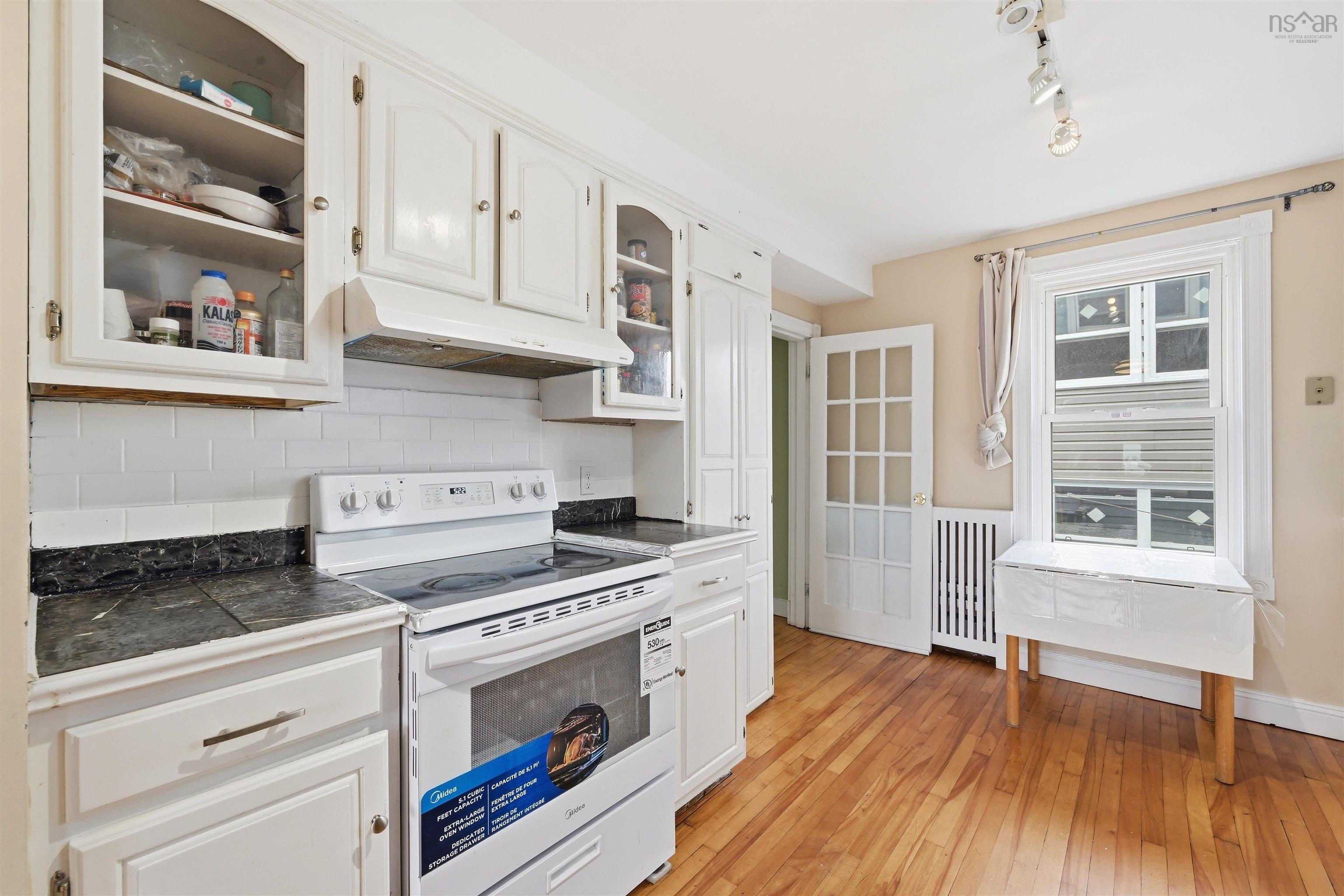 $839,900.00: 7091/7093 Bayers Road, Halifax