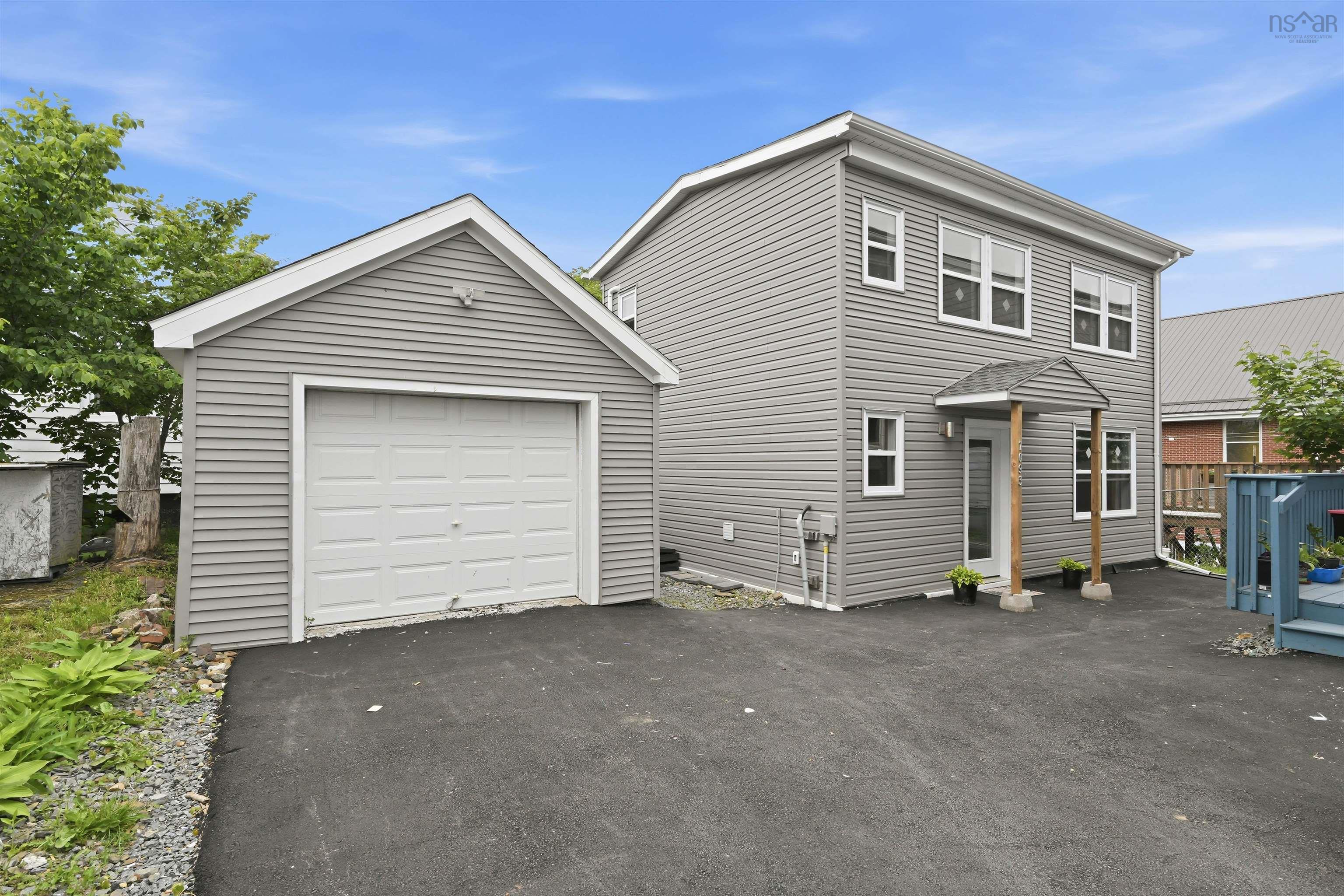 $839,900.00: 7091/7093 Bayers Road, Halifax
