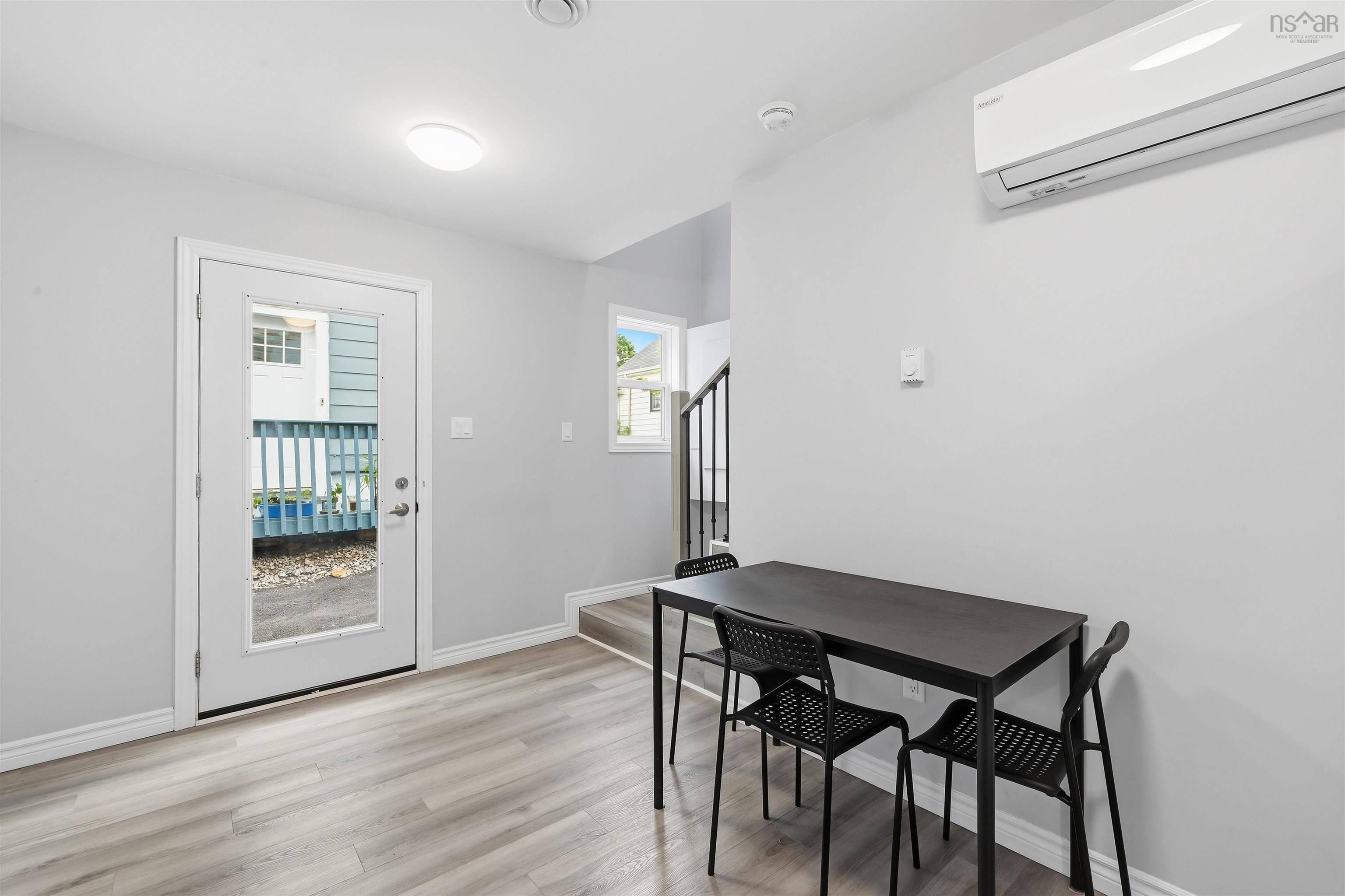$839,900.00: 7091/7093 Bayers Road, Halifax
