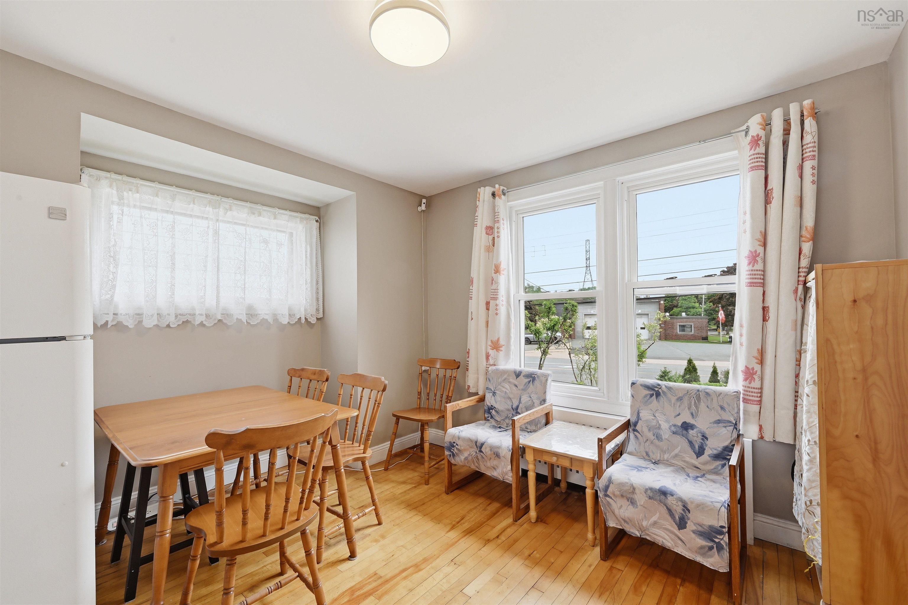 $839,900.00: 7091/7093 Bayers Road, Halifax