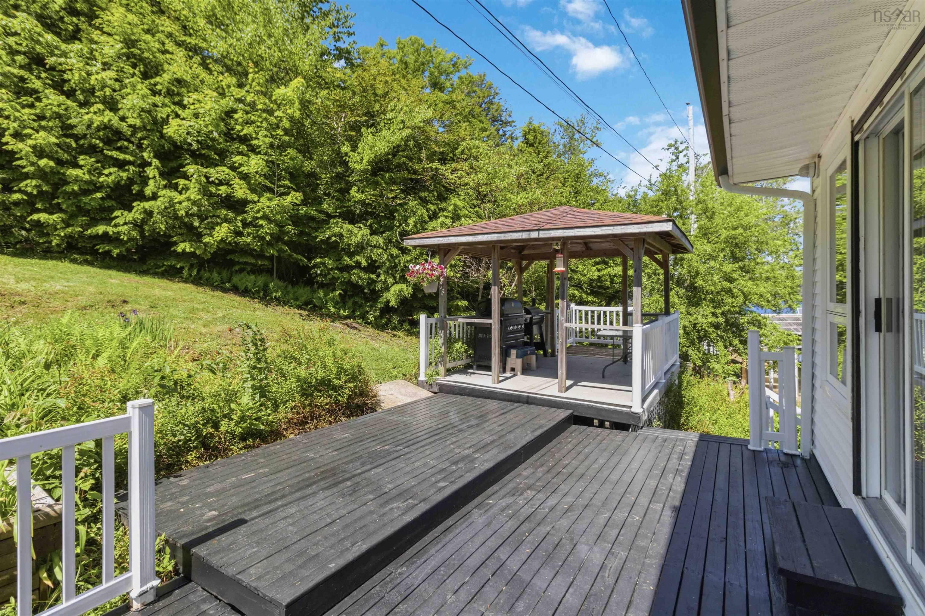 $849,900.00: 20 Kings Way, Lake Echo