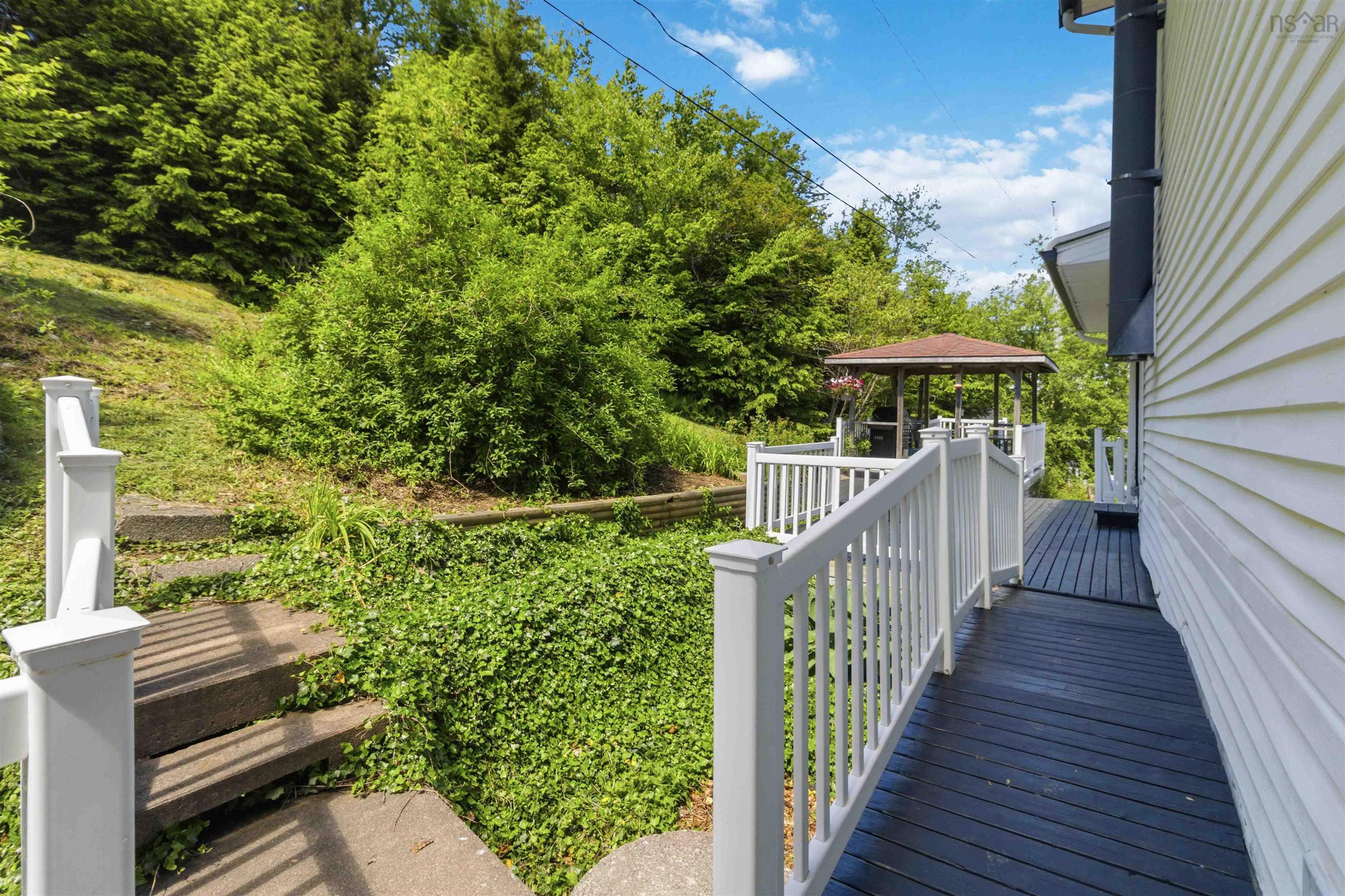 $849,900.00: 20 Kings Way, Lake Echo