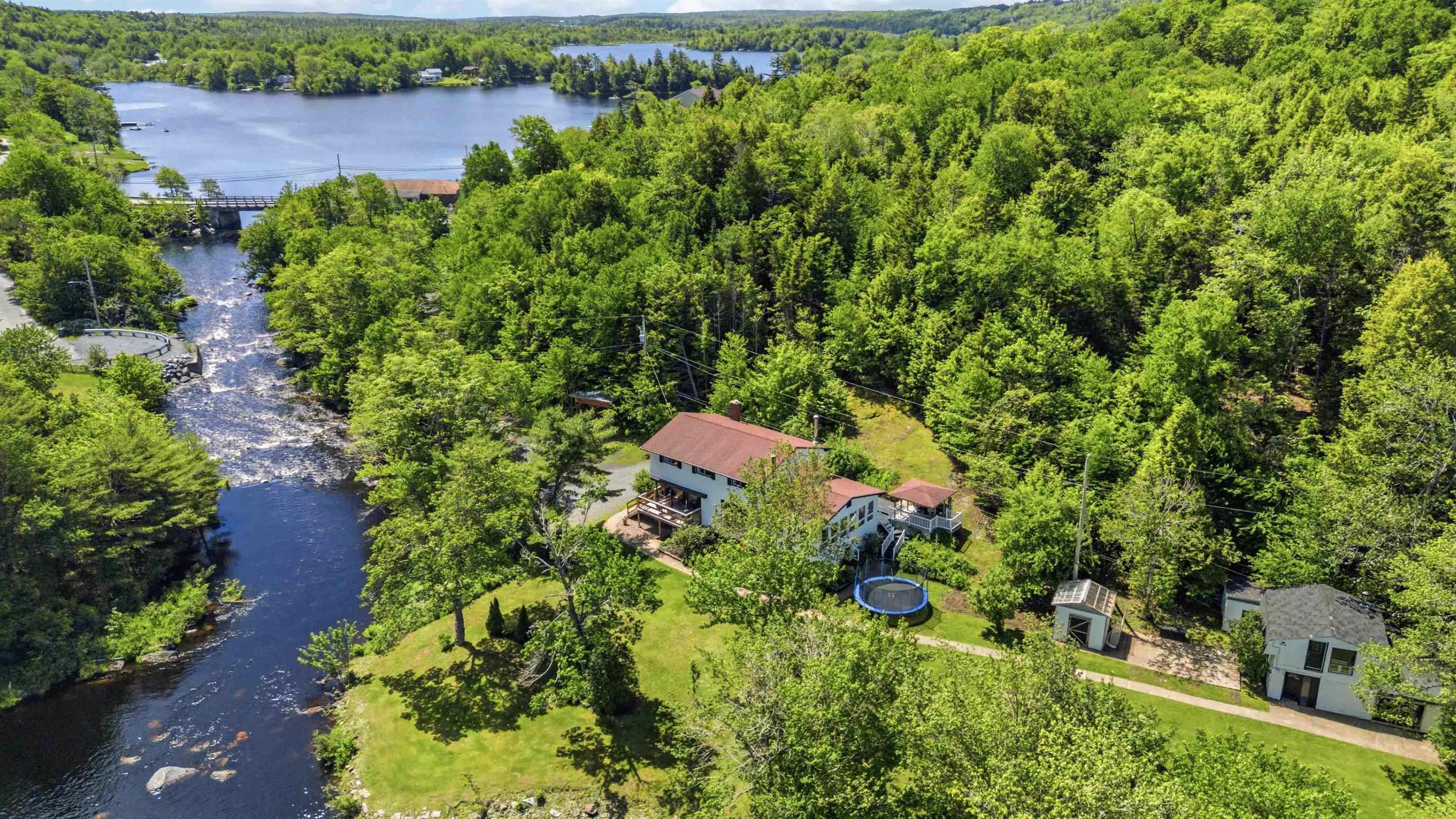 $849,900.00: 20 Kings Way, Lake Echo
