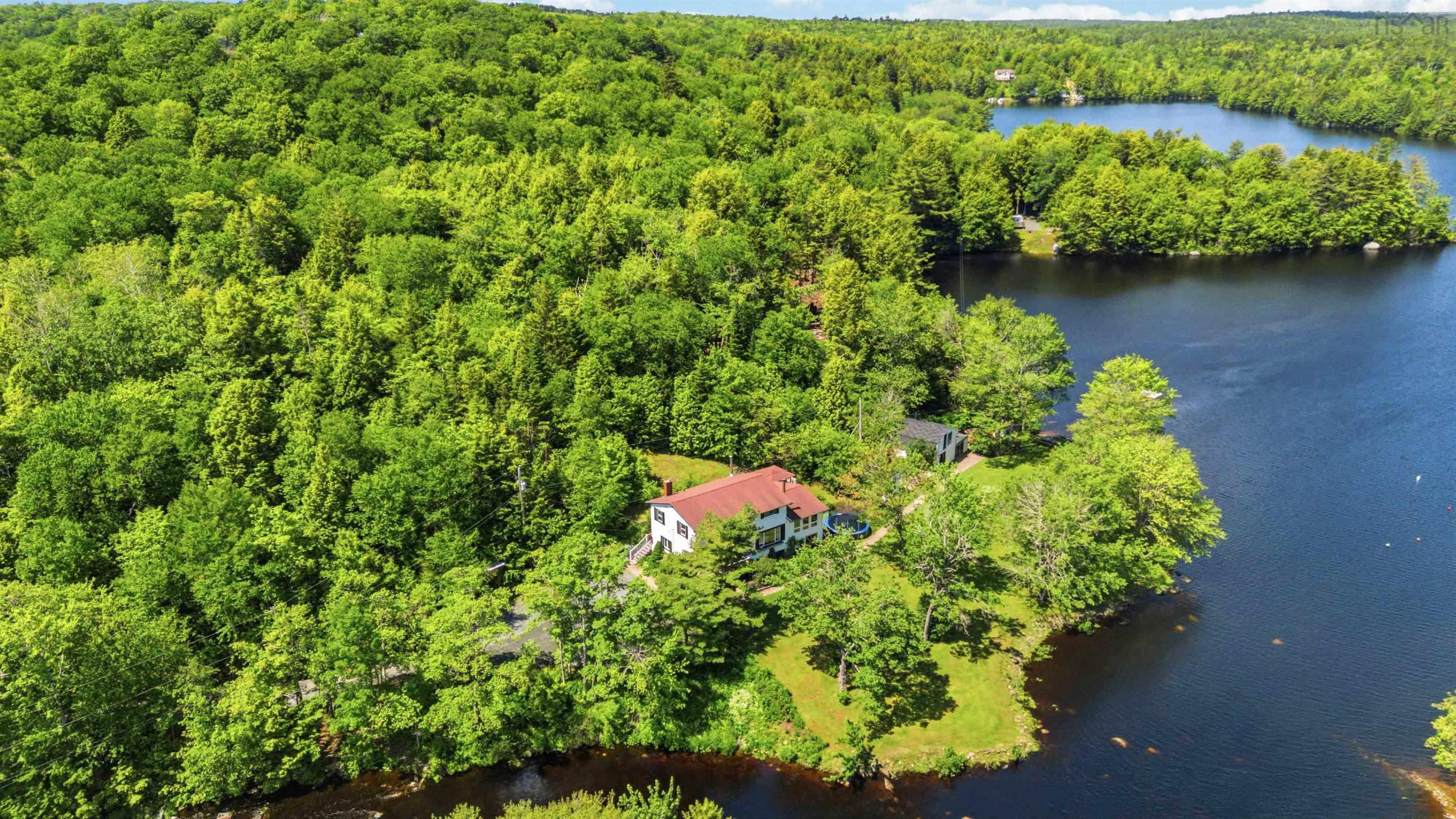 $849,900.00: 20 Kings Way, Lake Echo