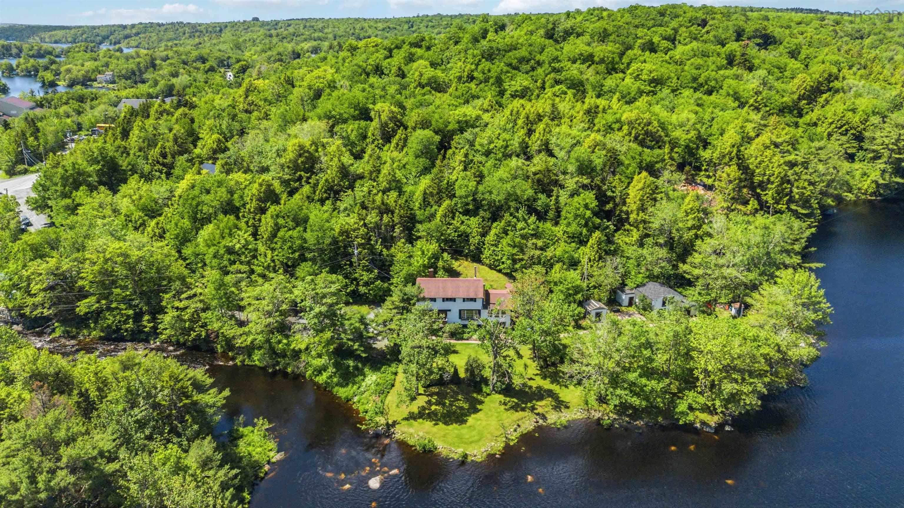 $849,900.00: 20 Kings Way, Lake Echo