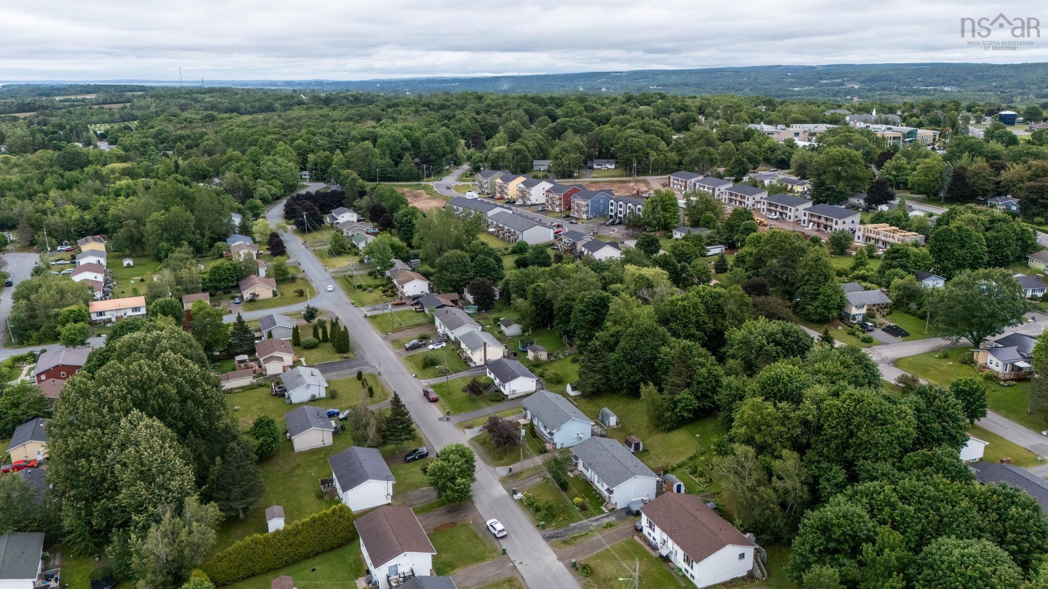 $499,900.00: 1021 1023 Marie Crescent, Kentville