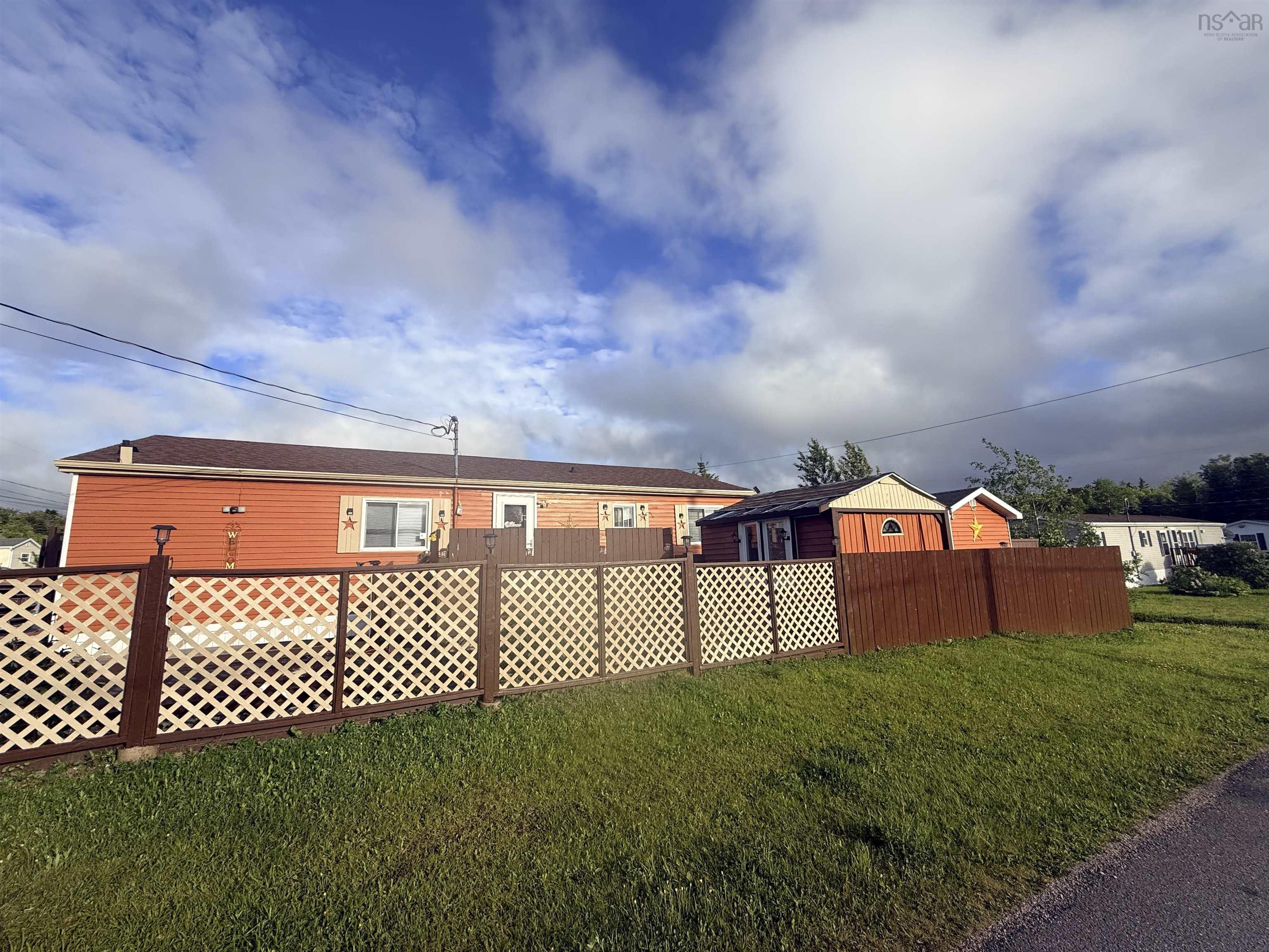 $220,000.00: B1L 1C9 41 Third Street, Howie Centre