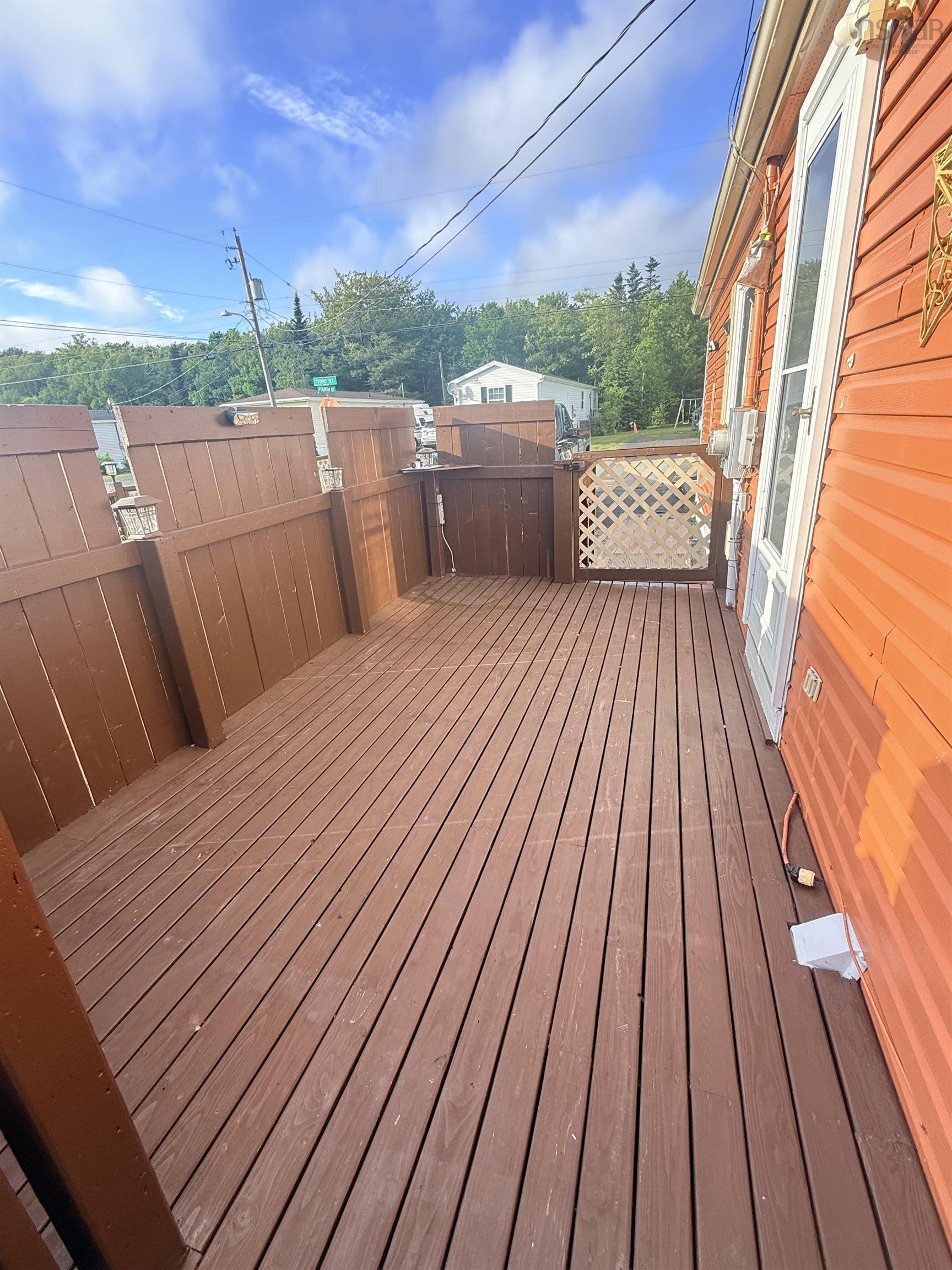 $220,000.00: B1L 1C9 41 Third Street, Howie Centre