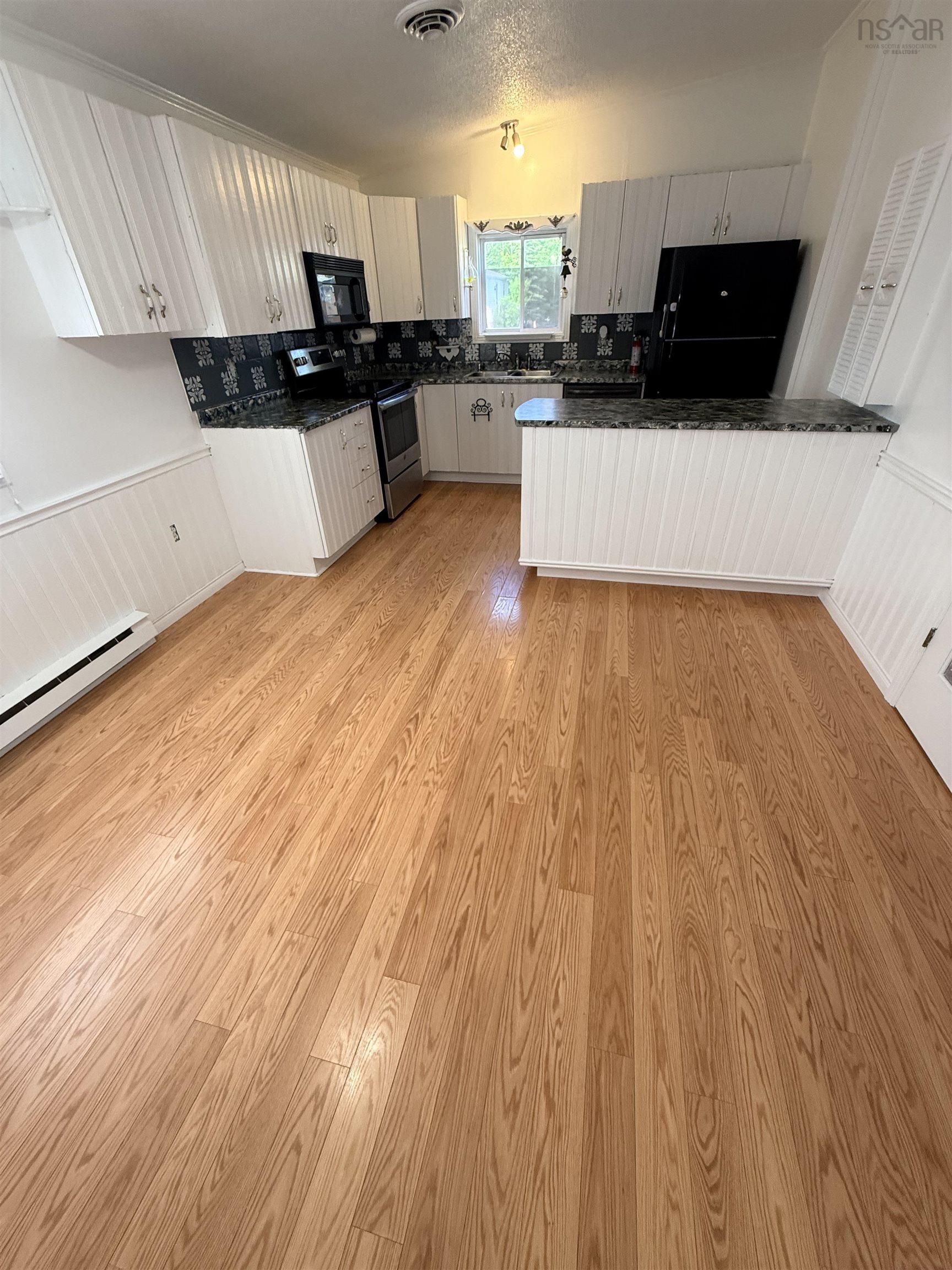 $220,000.00: B1L 1C9 41 Third Street, Howie Centre