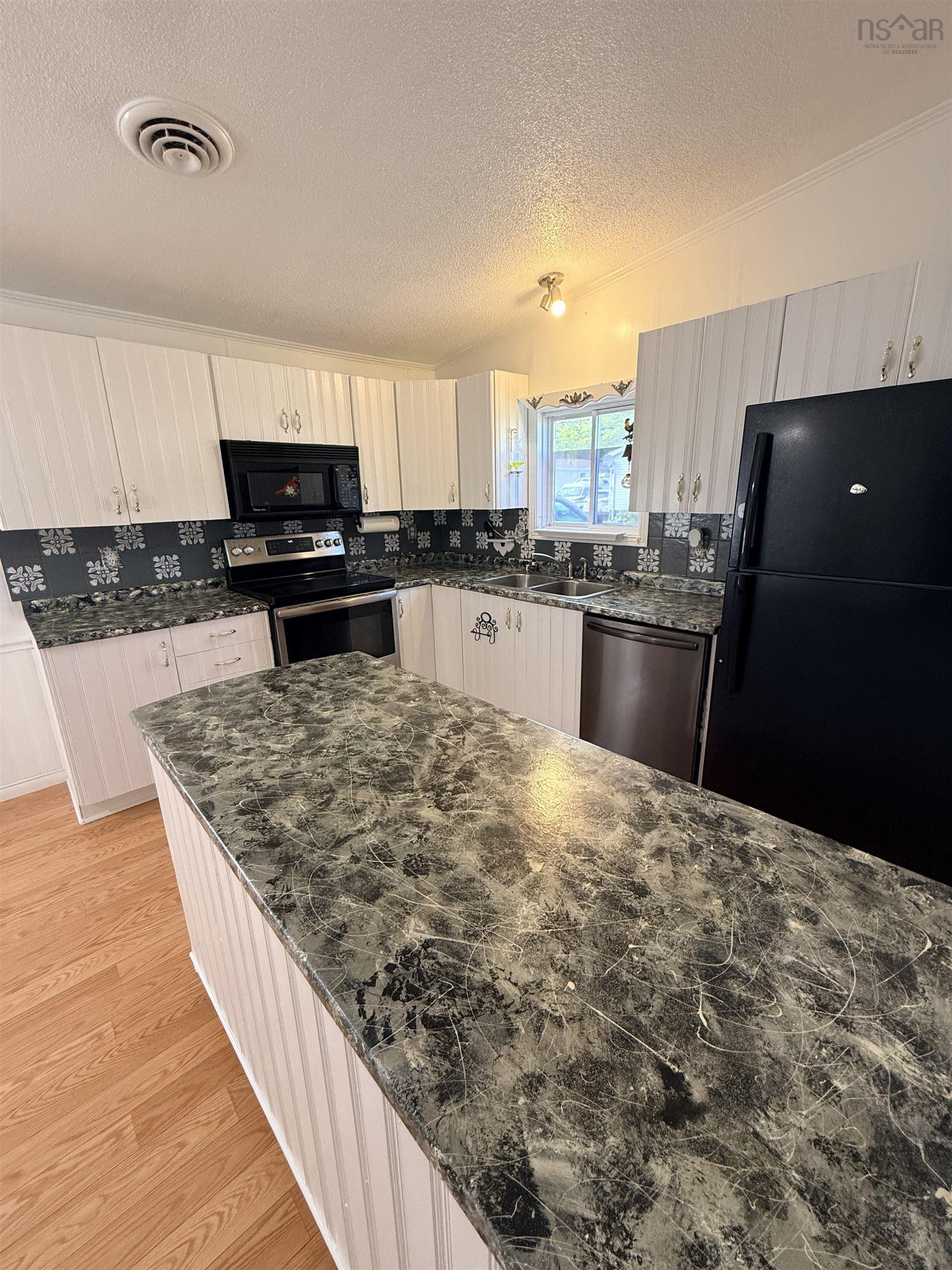 $220,000.00: B1L 1C9 41 Third Street, Howie Centre