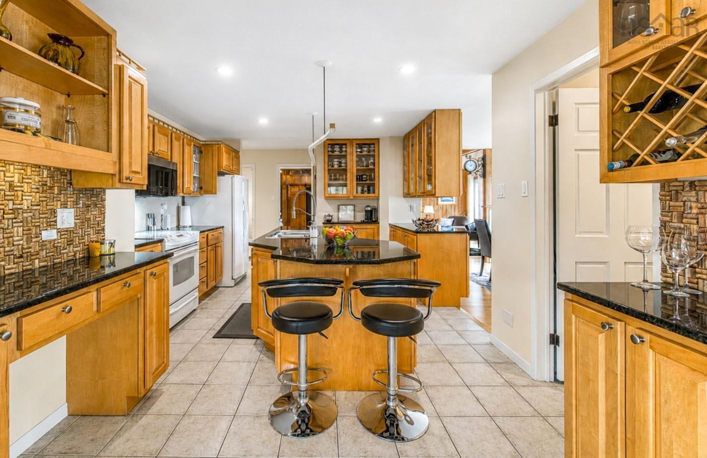 $1,295,000.00: 2515 Hwy 331, West Lahave