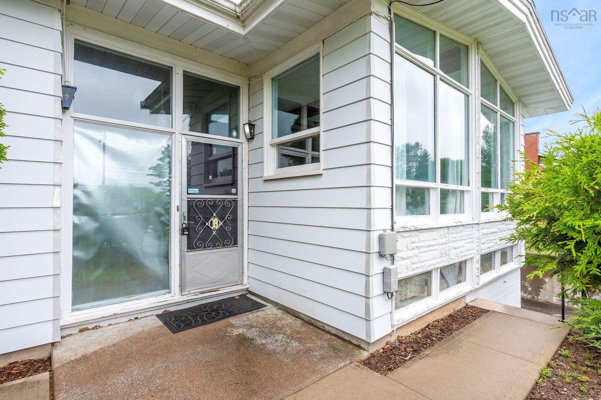 $439,000.00: 489 Pine Ridge Avenue, Kingston