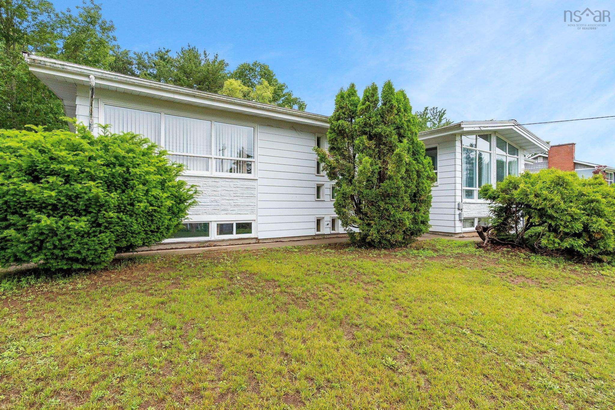 $439,000.00: 489 Pine Ridge Avenue, Kingston
