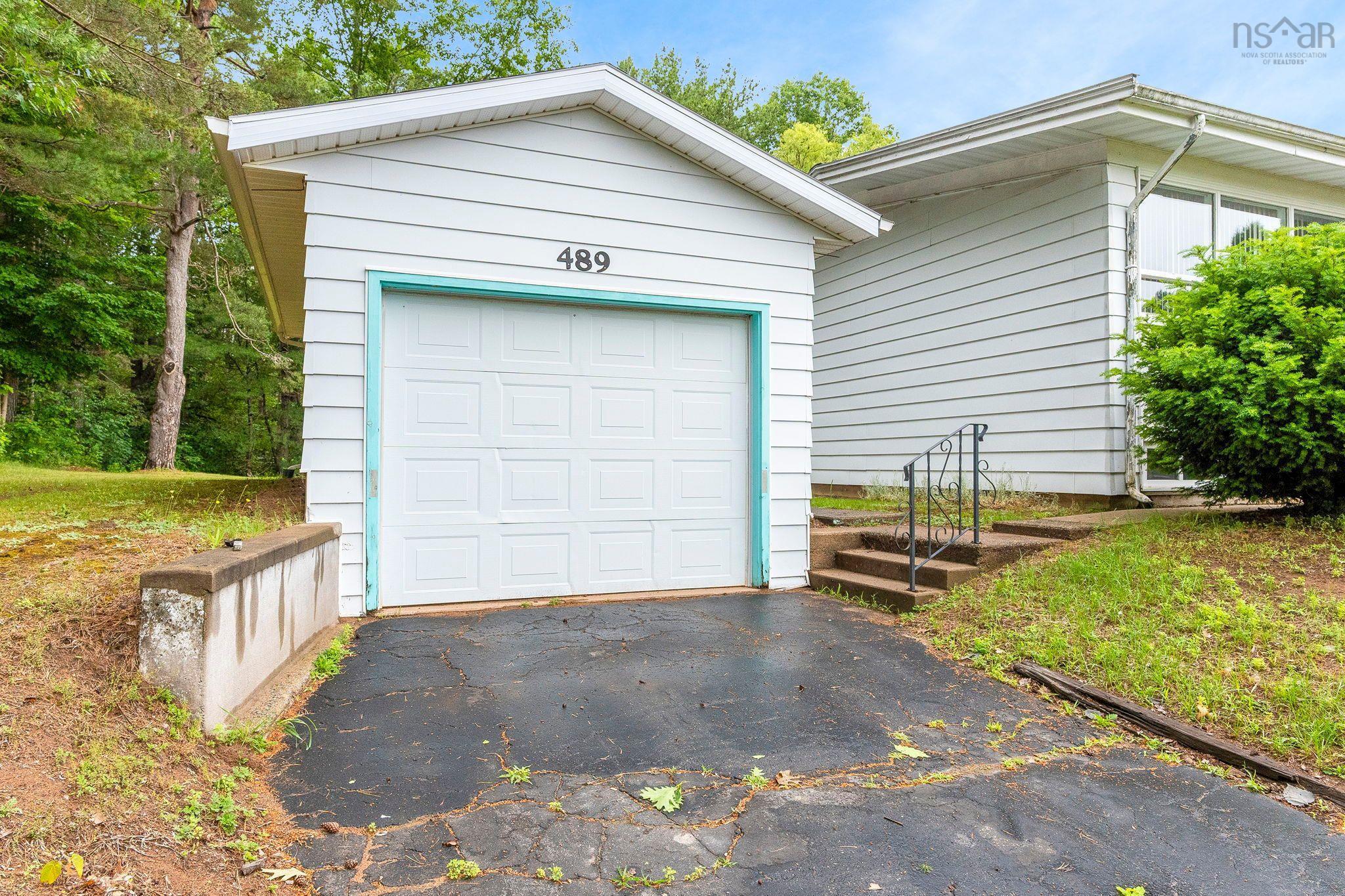 $439,000.00: 489 Pine Ridge Avenue, Kingston