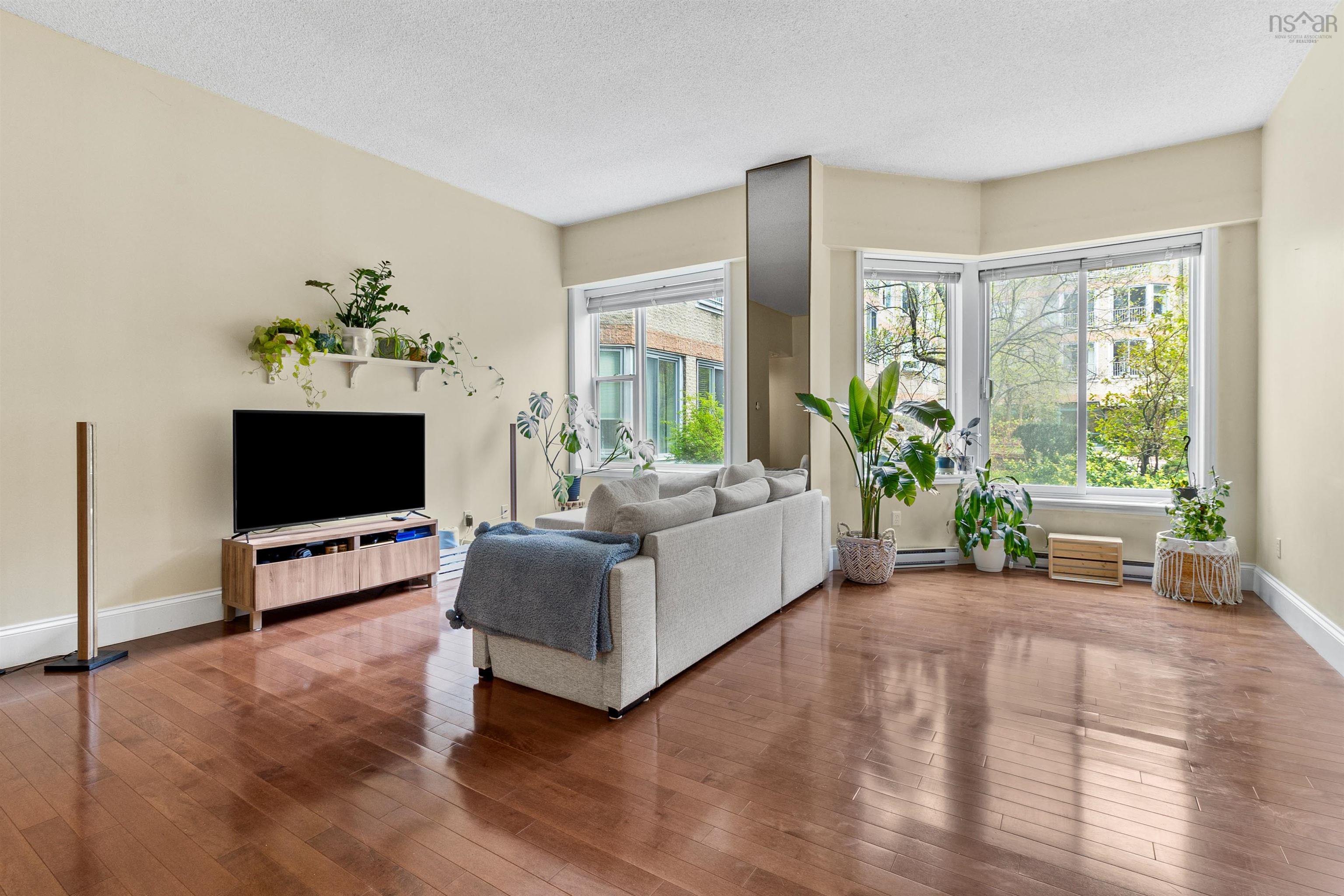 $469,900.00: 106 1326 Lower Water Street, Halifax
