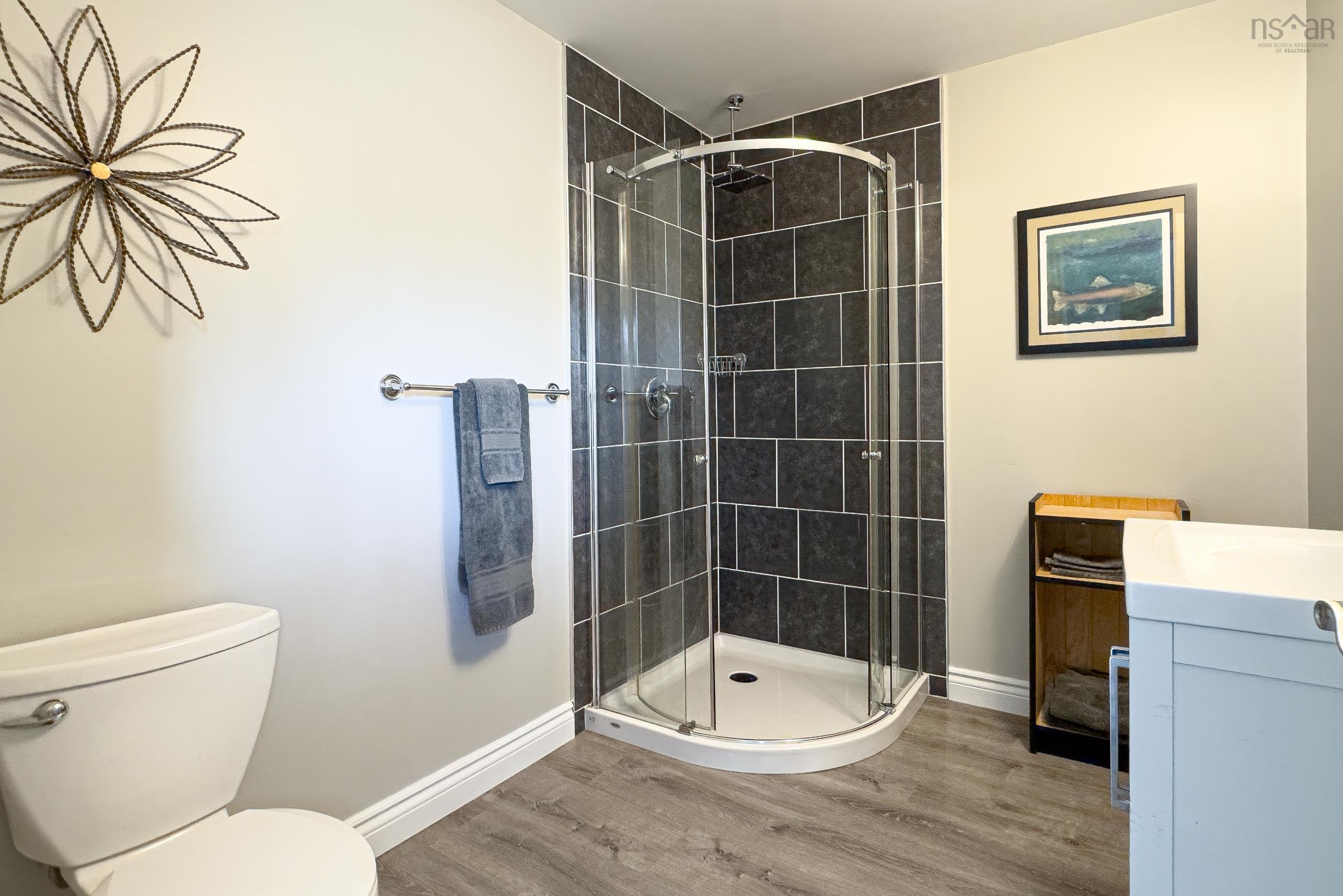 $699,900.00: 60 Elva Court, Tantallon