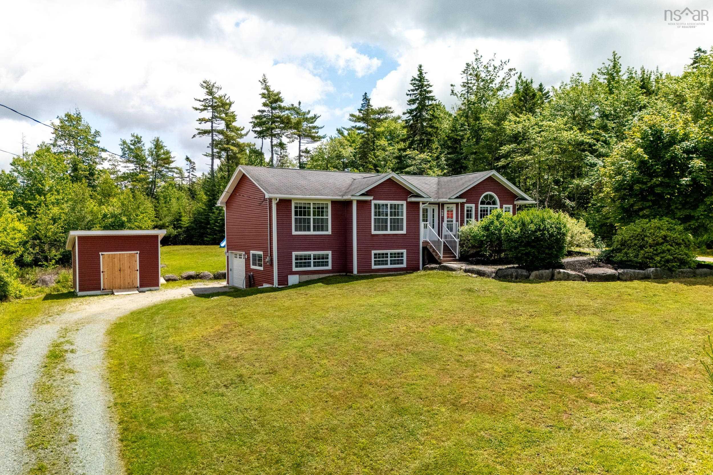 $699,900.00: 60 Elva Court, Tantallon