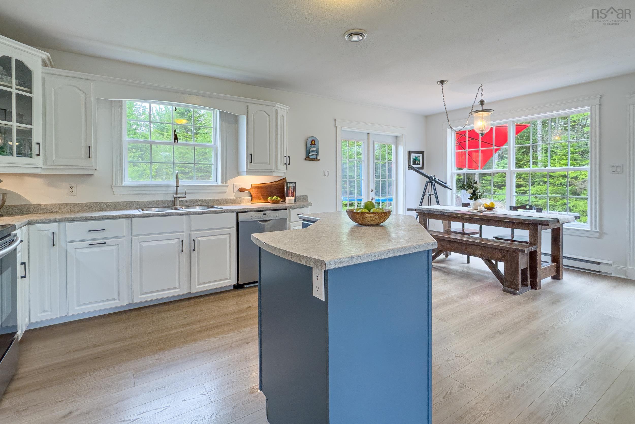 $699,900.00: 60 Elva Court, Tantallon