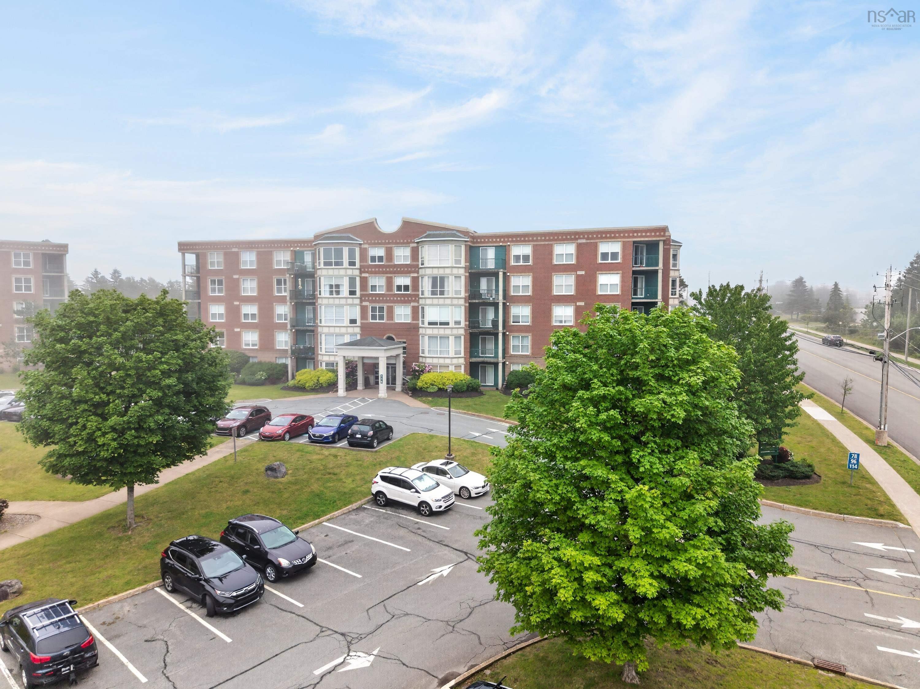 $459,900.00: 304 114 Regency Park Drive, Halifax