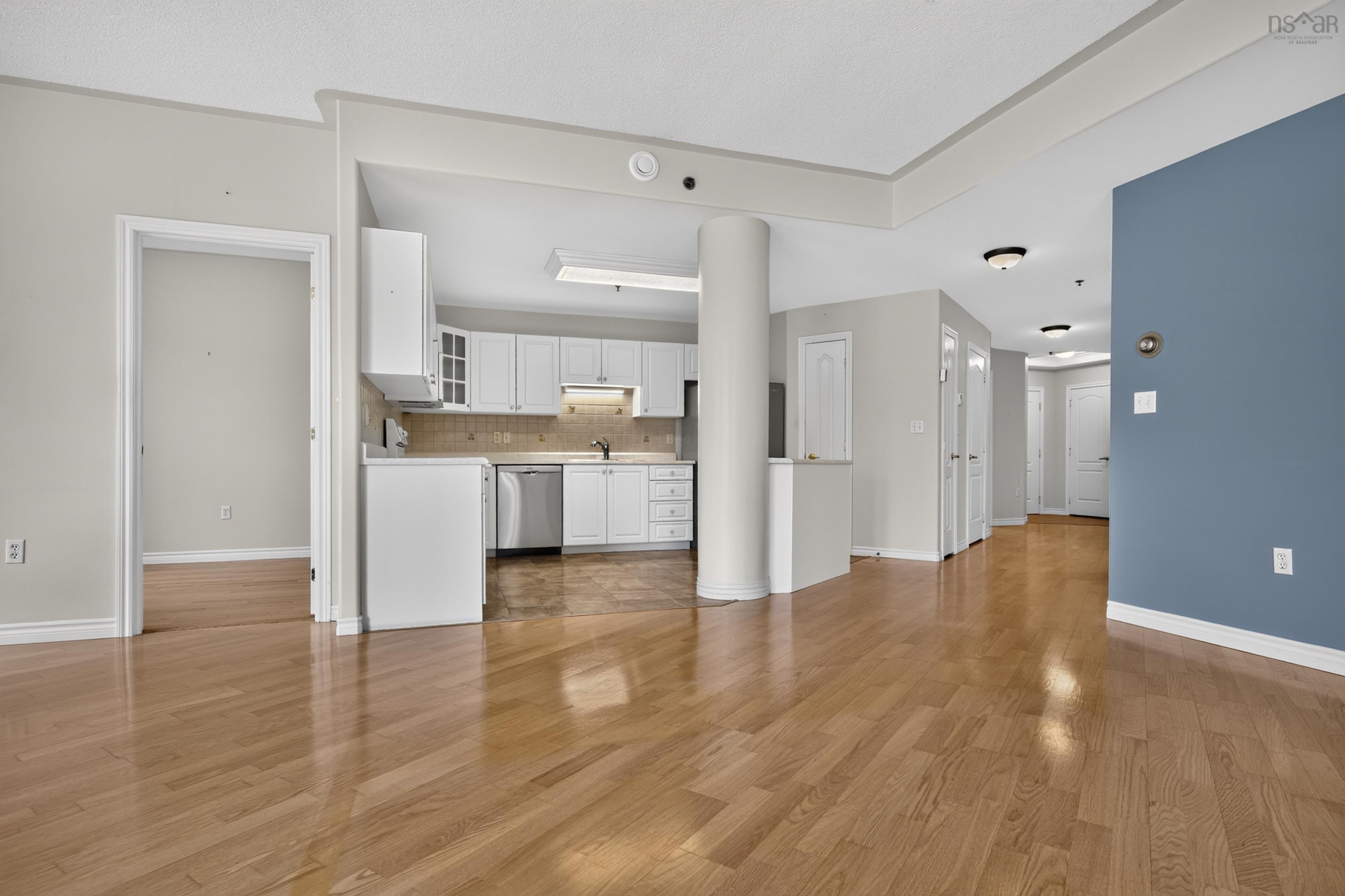 $459,900.00: 304 114 Regency Park Drive, Halifax