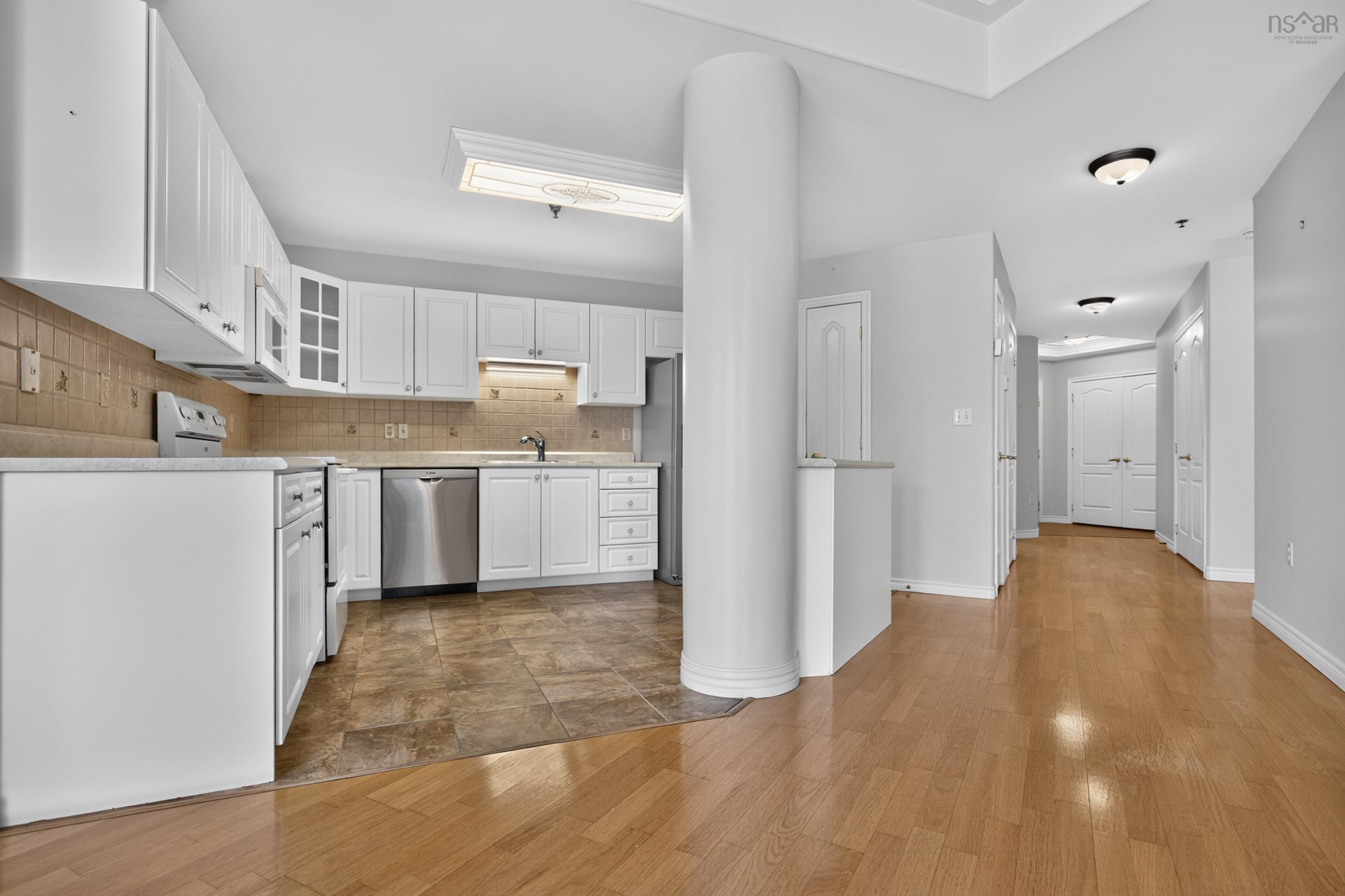 $459,900.00: 304 114 Regency Park Drive, Halifax