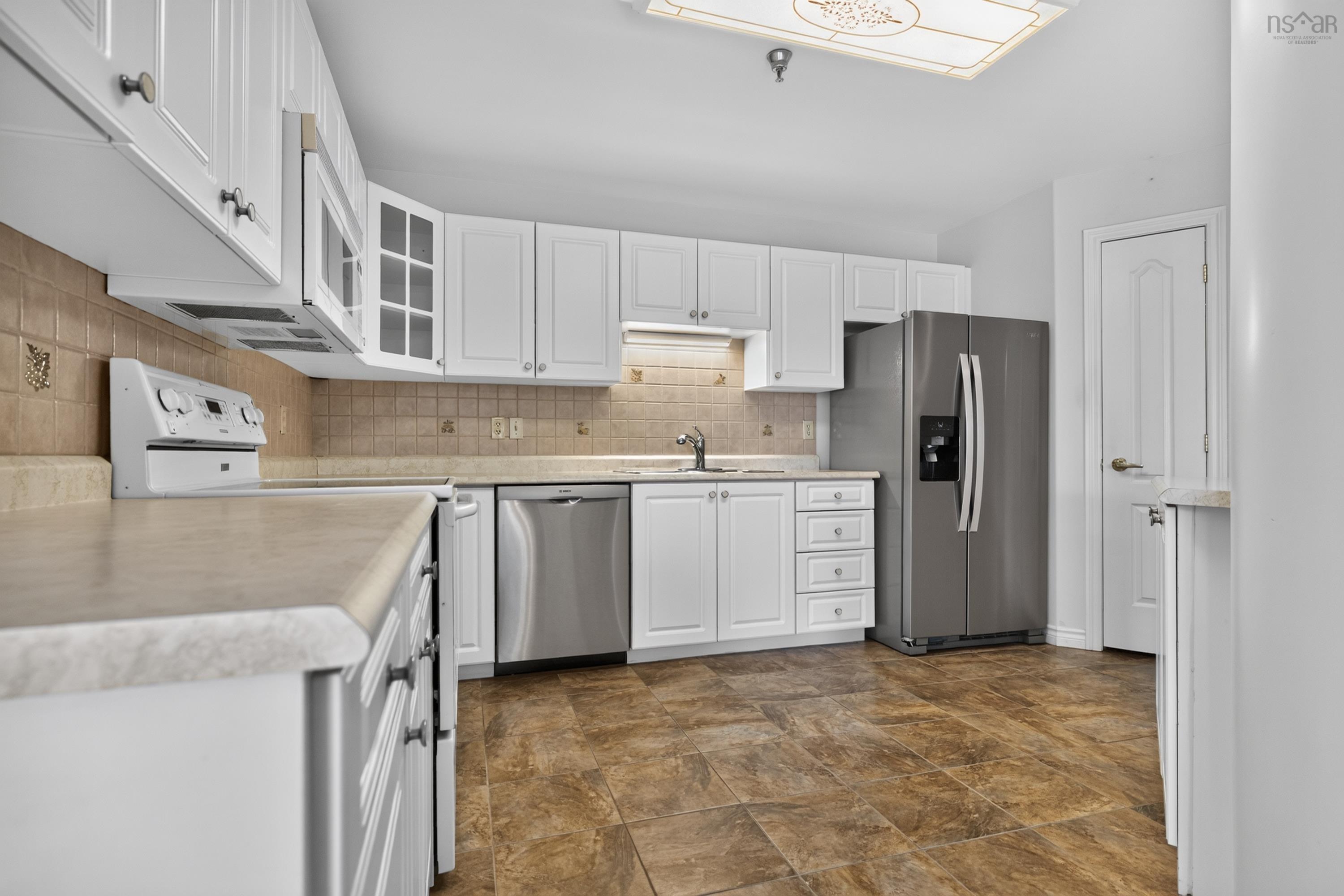 $459,900.00: 304 114 Regency Park Drive, Halifax