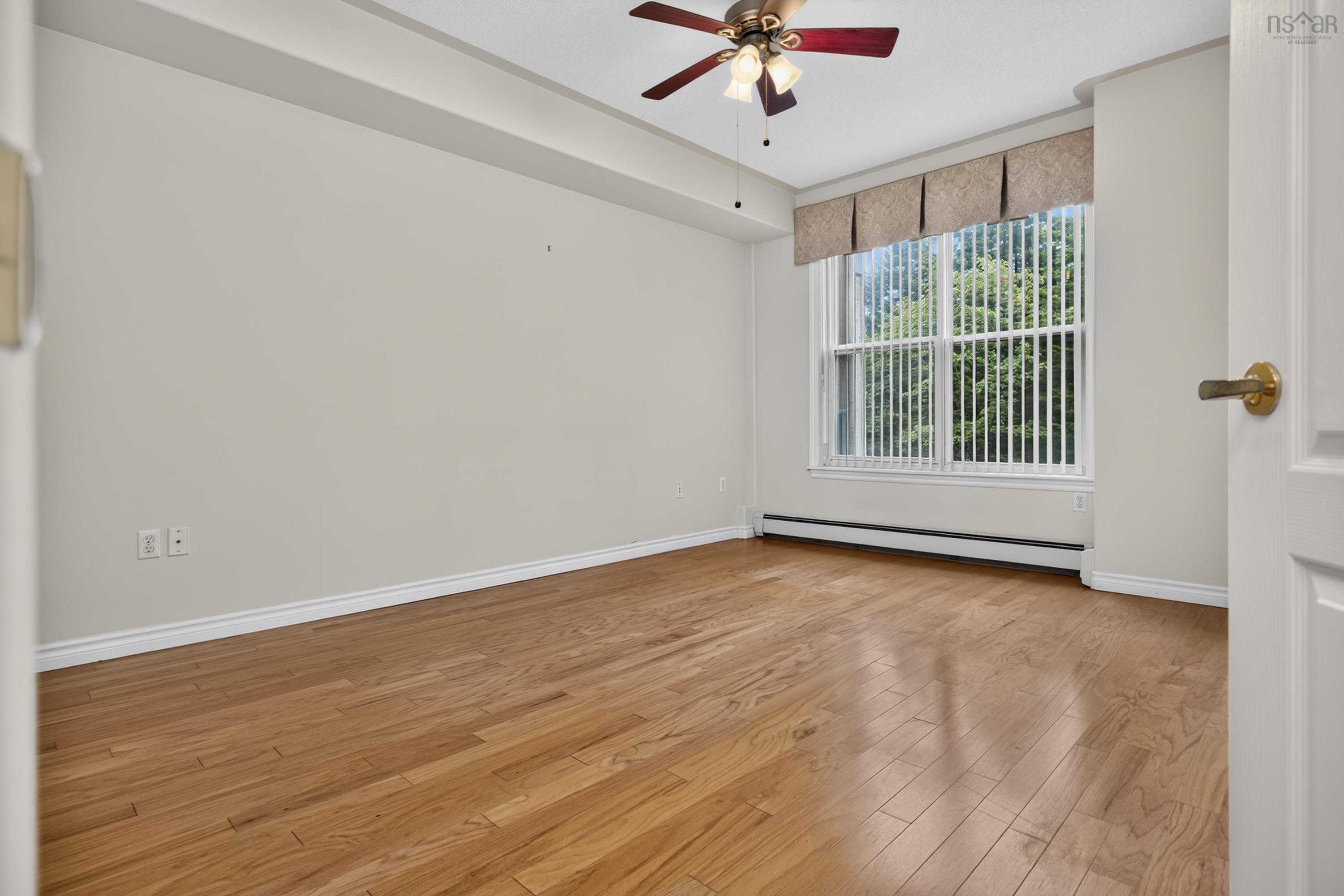 $459,900.00: 304 114 Regency Park Drive, Halifax