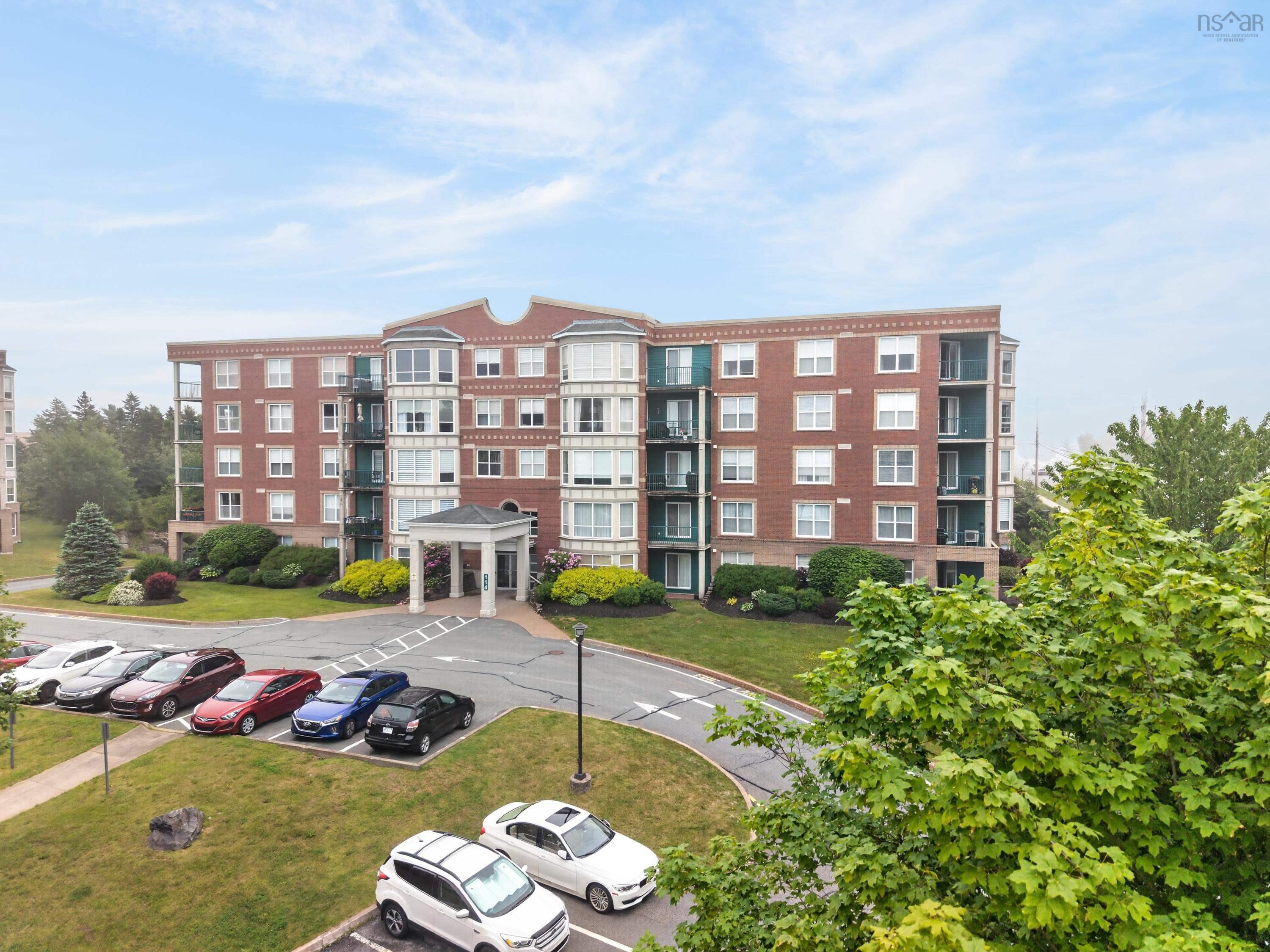 $459,900.00: 304 114 Regency Park Drive, Halifax