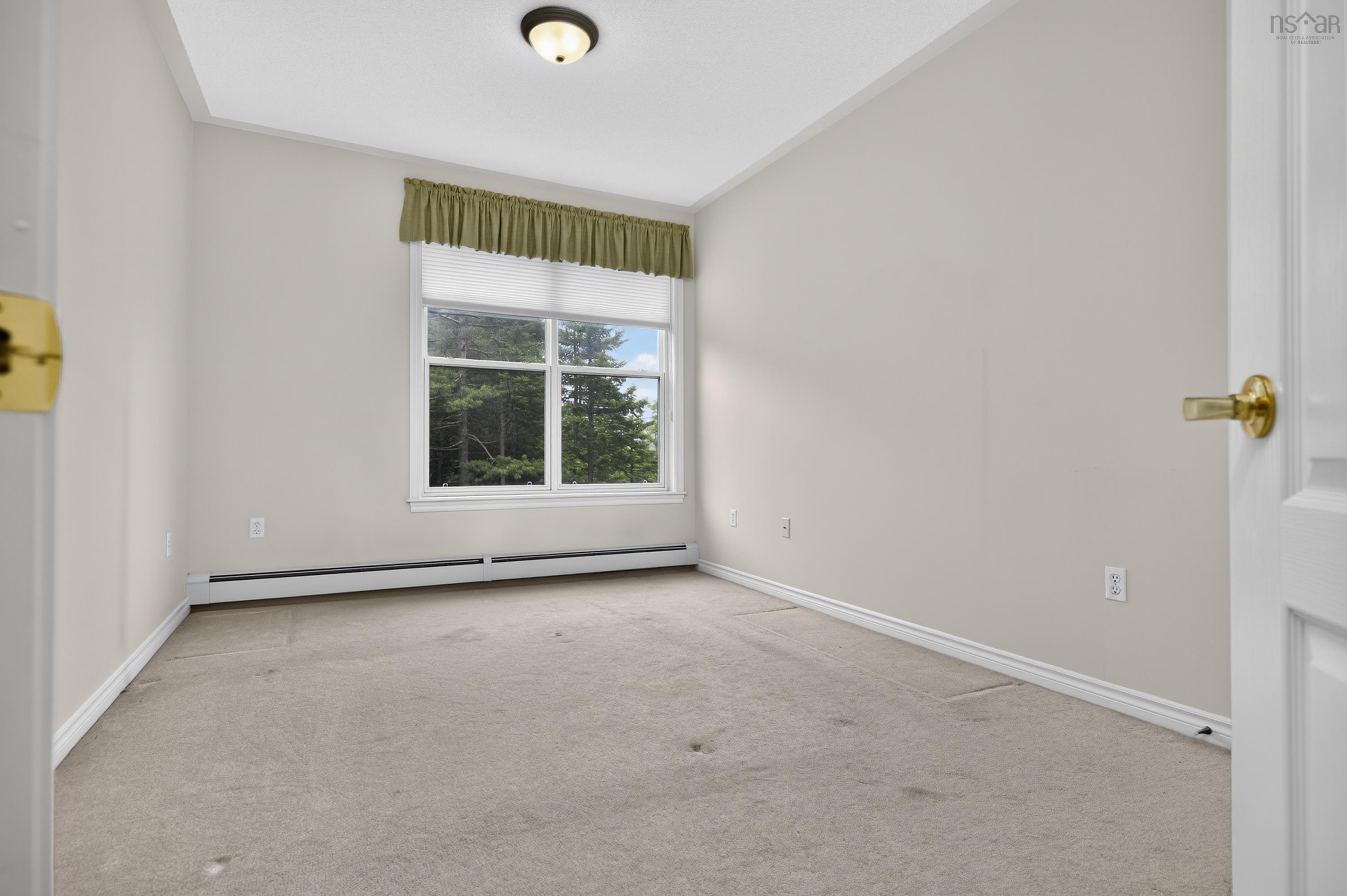 $459,900.00: 304 114 Regency Park Drive, Halifax