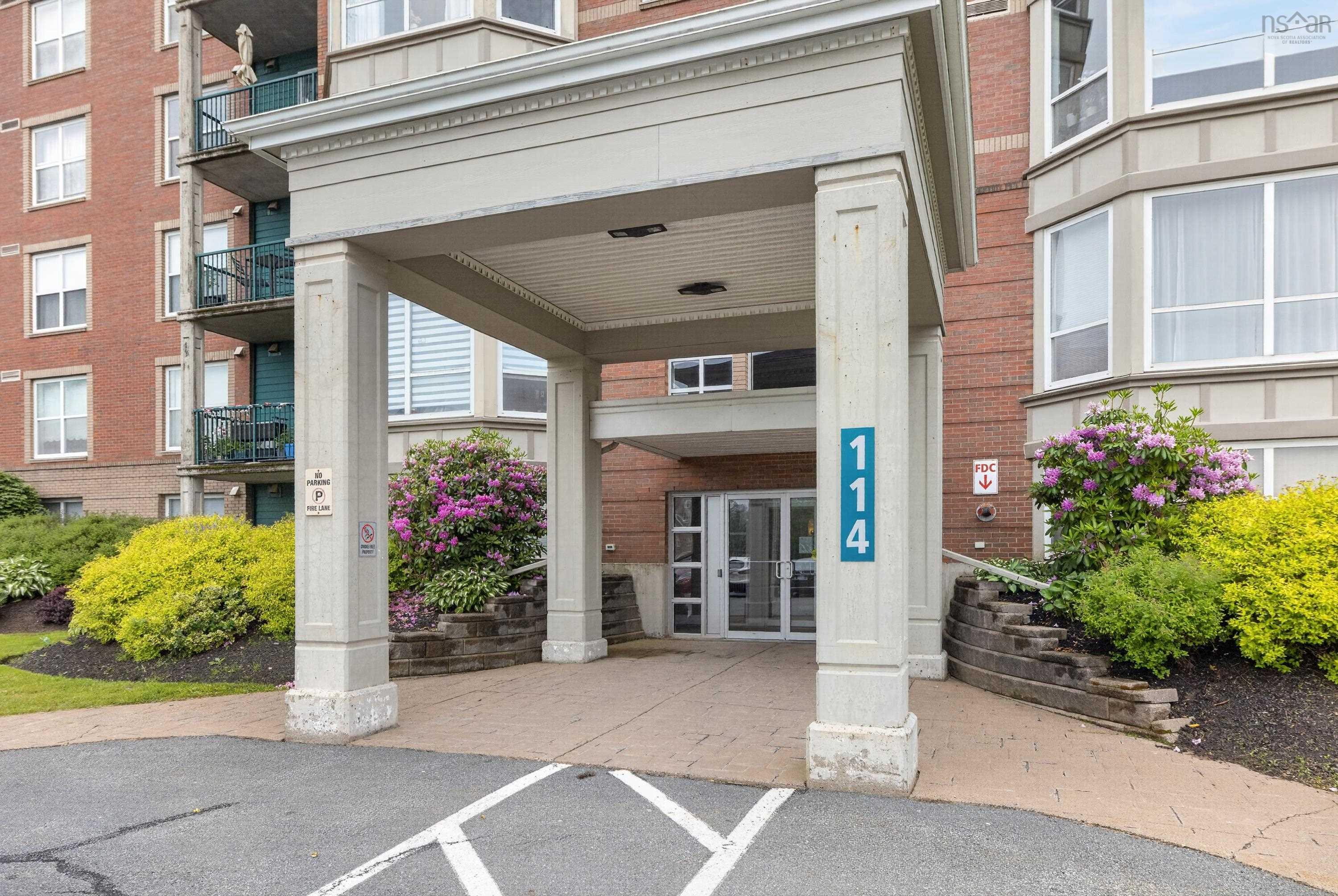 $459,900.00: 304 114 Regency Park Drive, Halifax