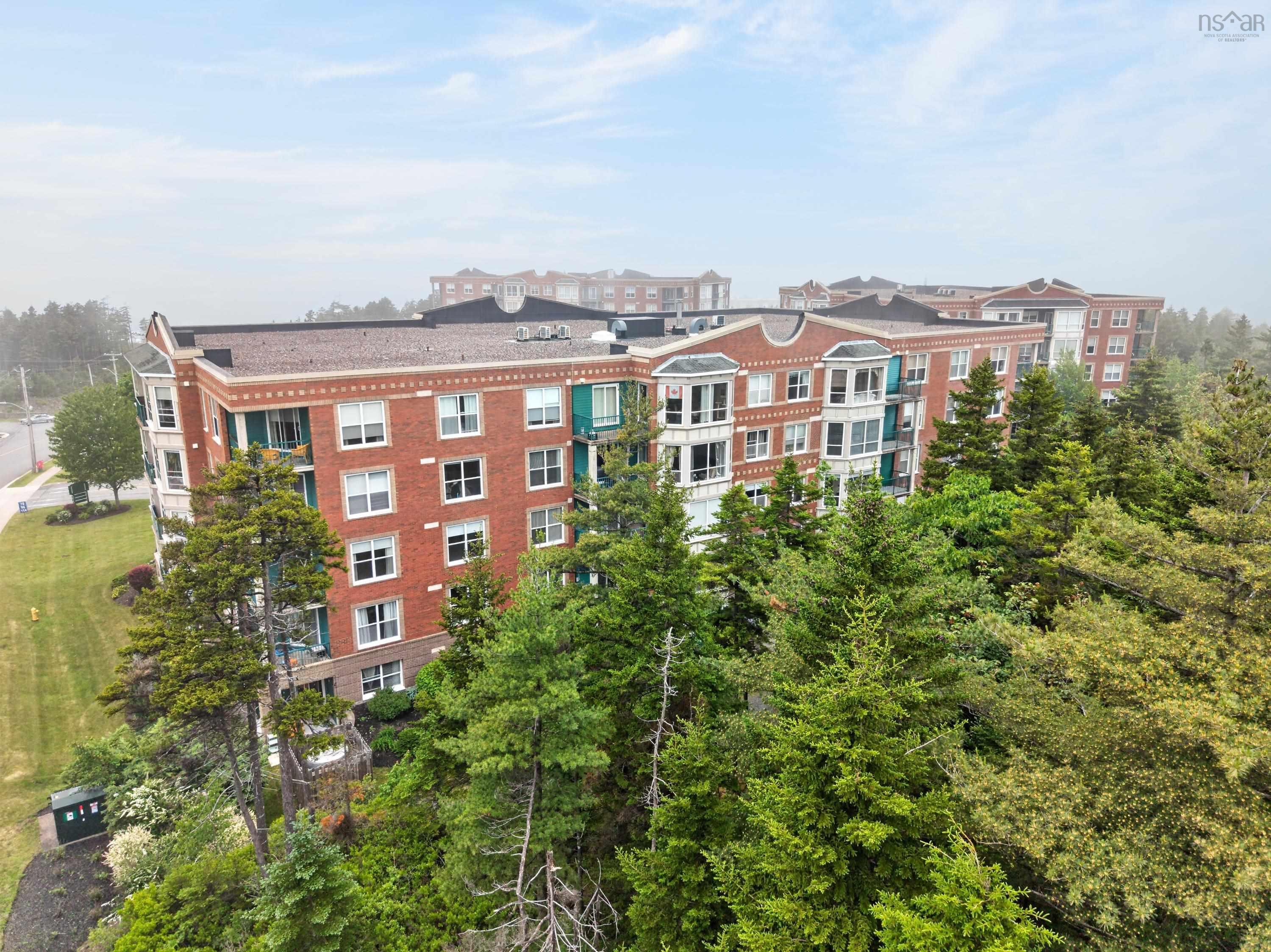 $459,900.00: 304 114 Regency Park Drive, Halifax