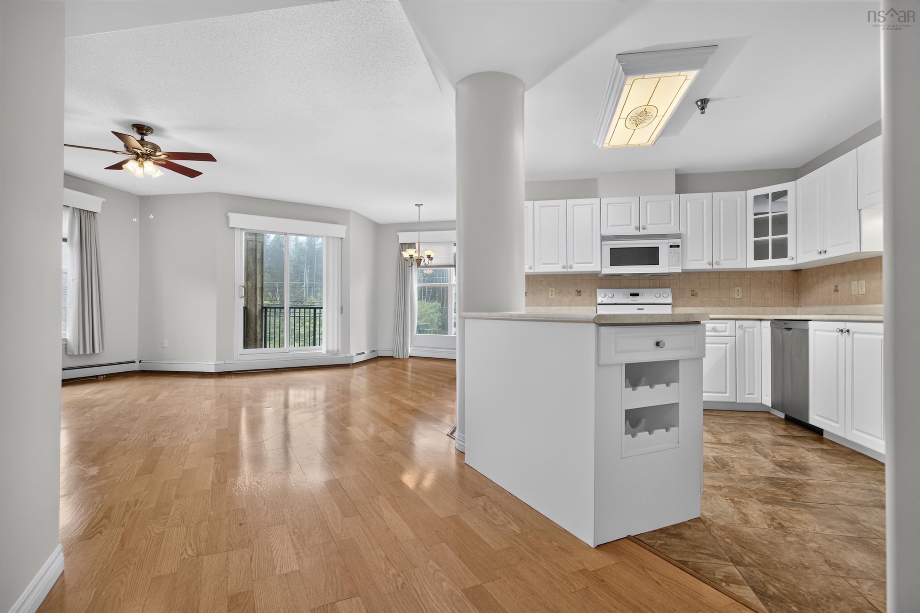 $459,900.00: 304 114 Regency Park Drive, Halifax