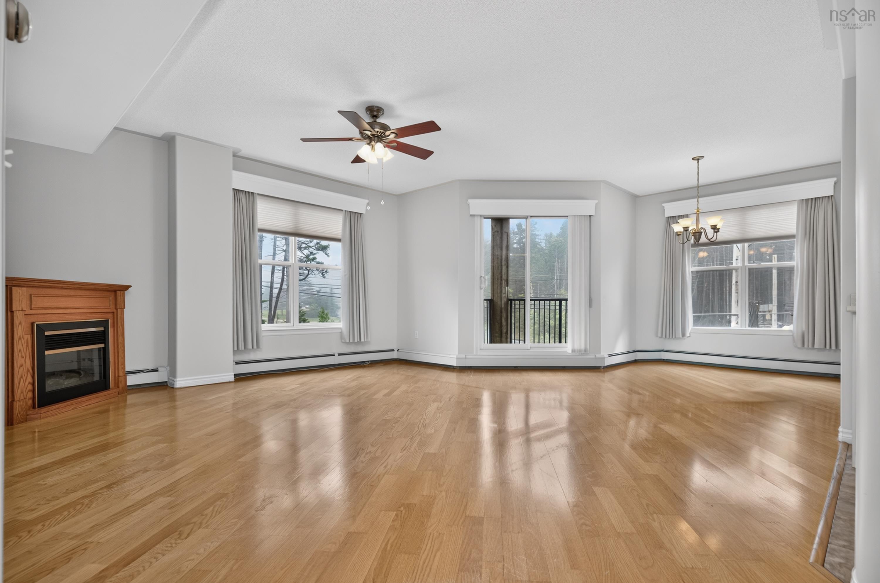$459,900.00: 304 114 Regency Park Drive, Halifax