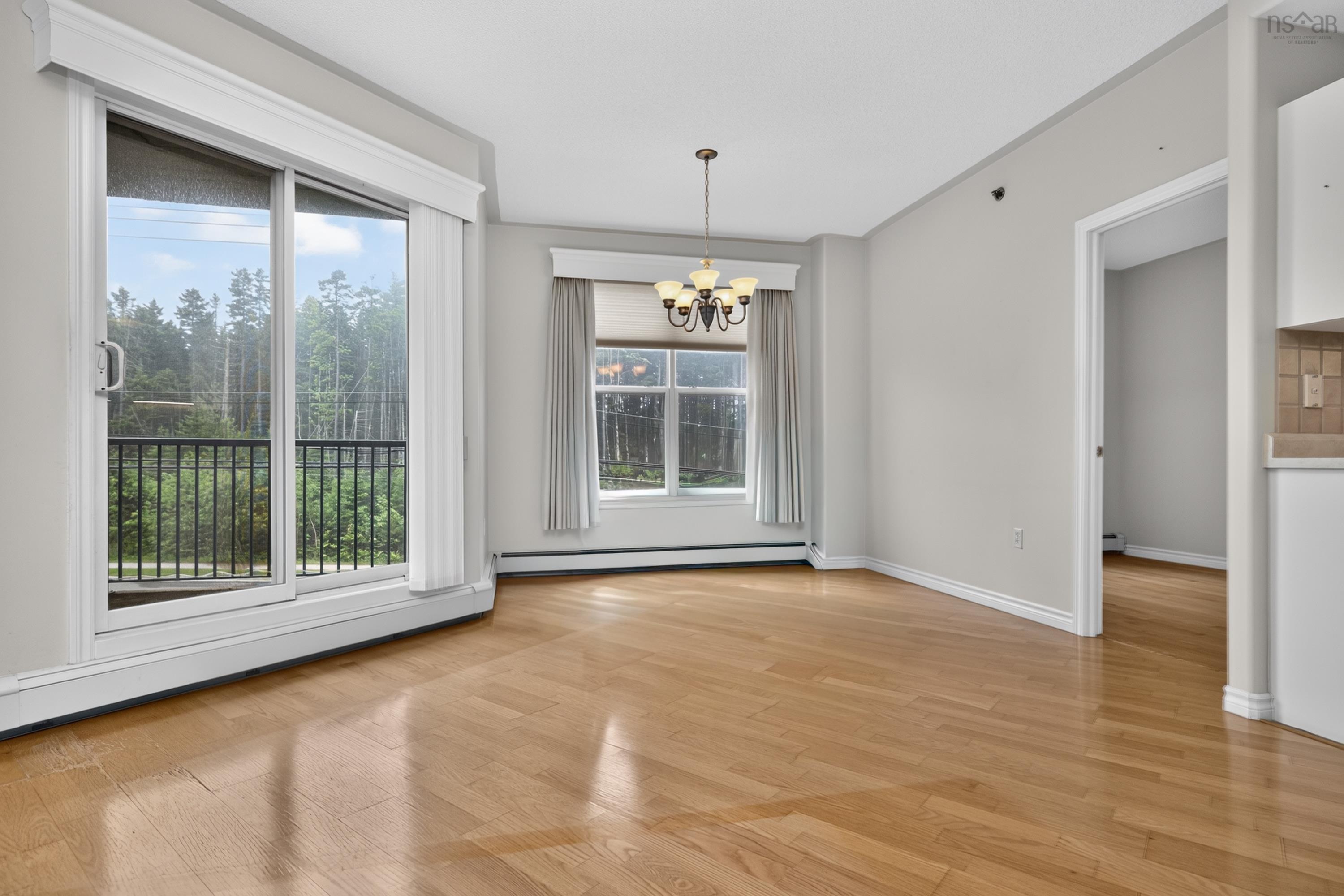 $459,900.00: 304 114 Regency Park Drive, Halifax