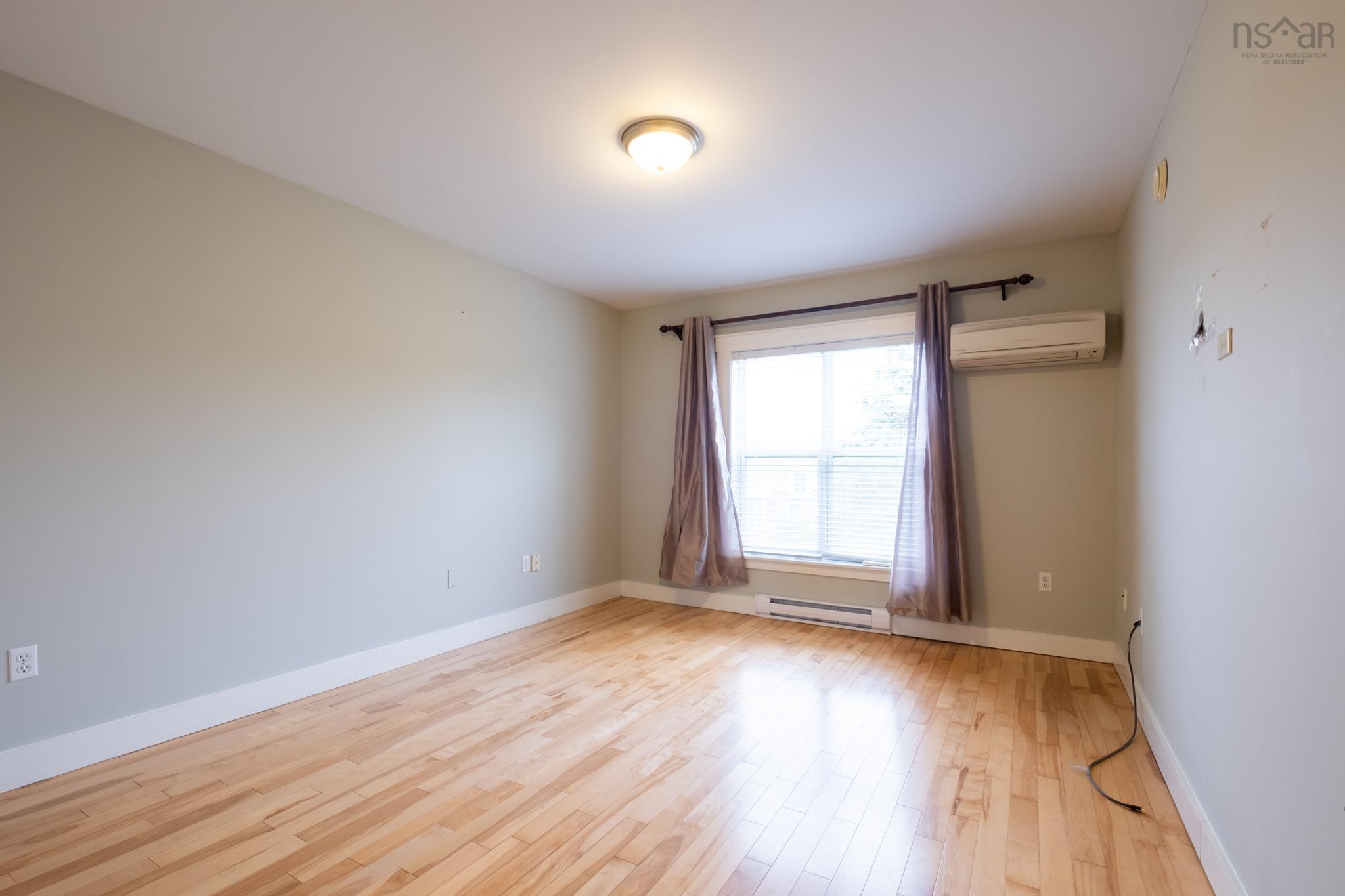 $549,900.00: 12 Narrowleaf Grove, Portland Hills