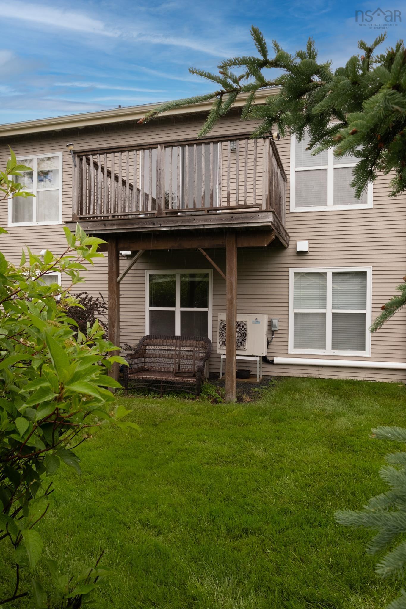 $549,900.00: 12 Narrowleaf Grove, Portland Hills