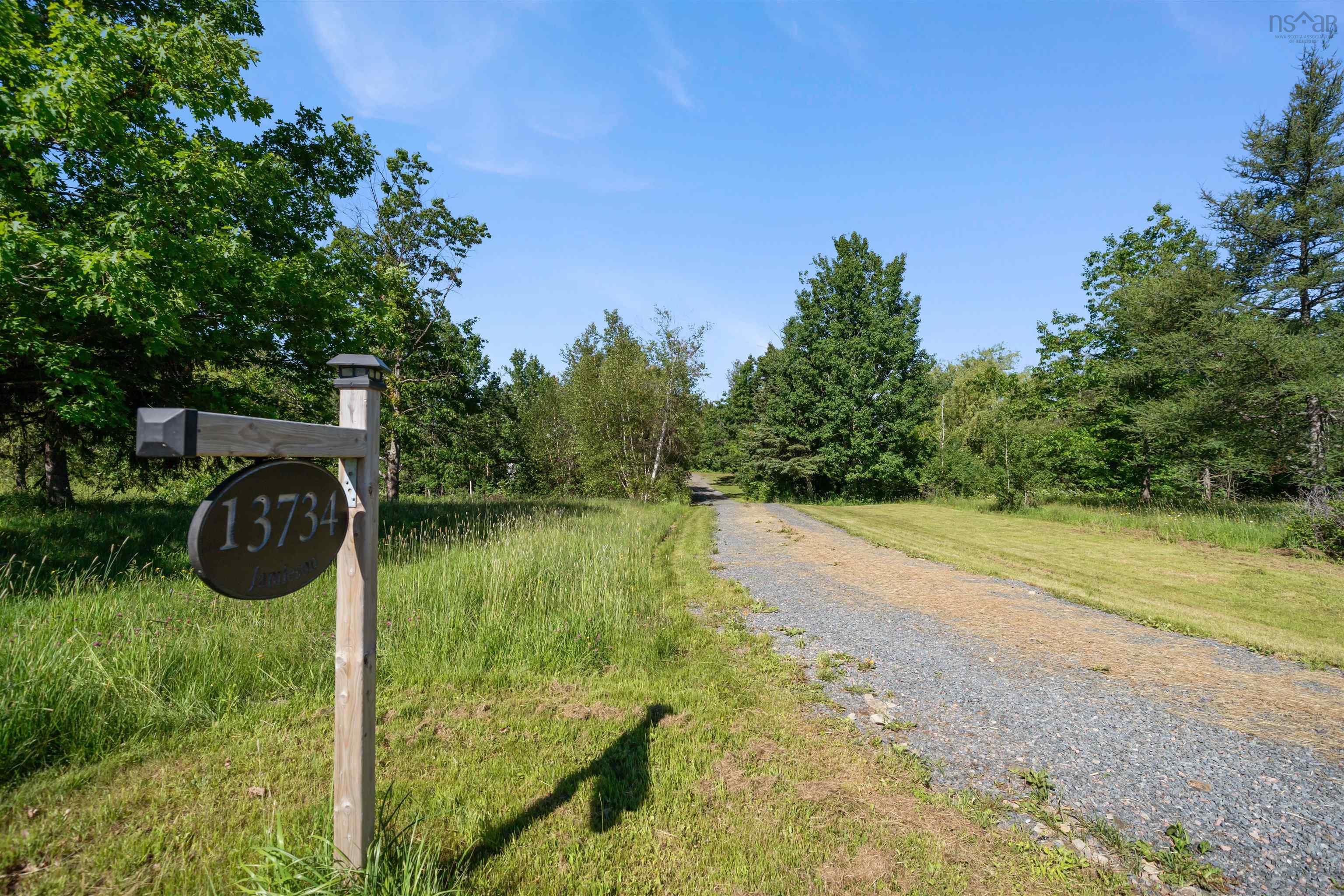 $279,000.00: 13734 Highway 6, Wallace