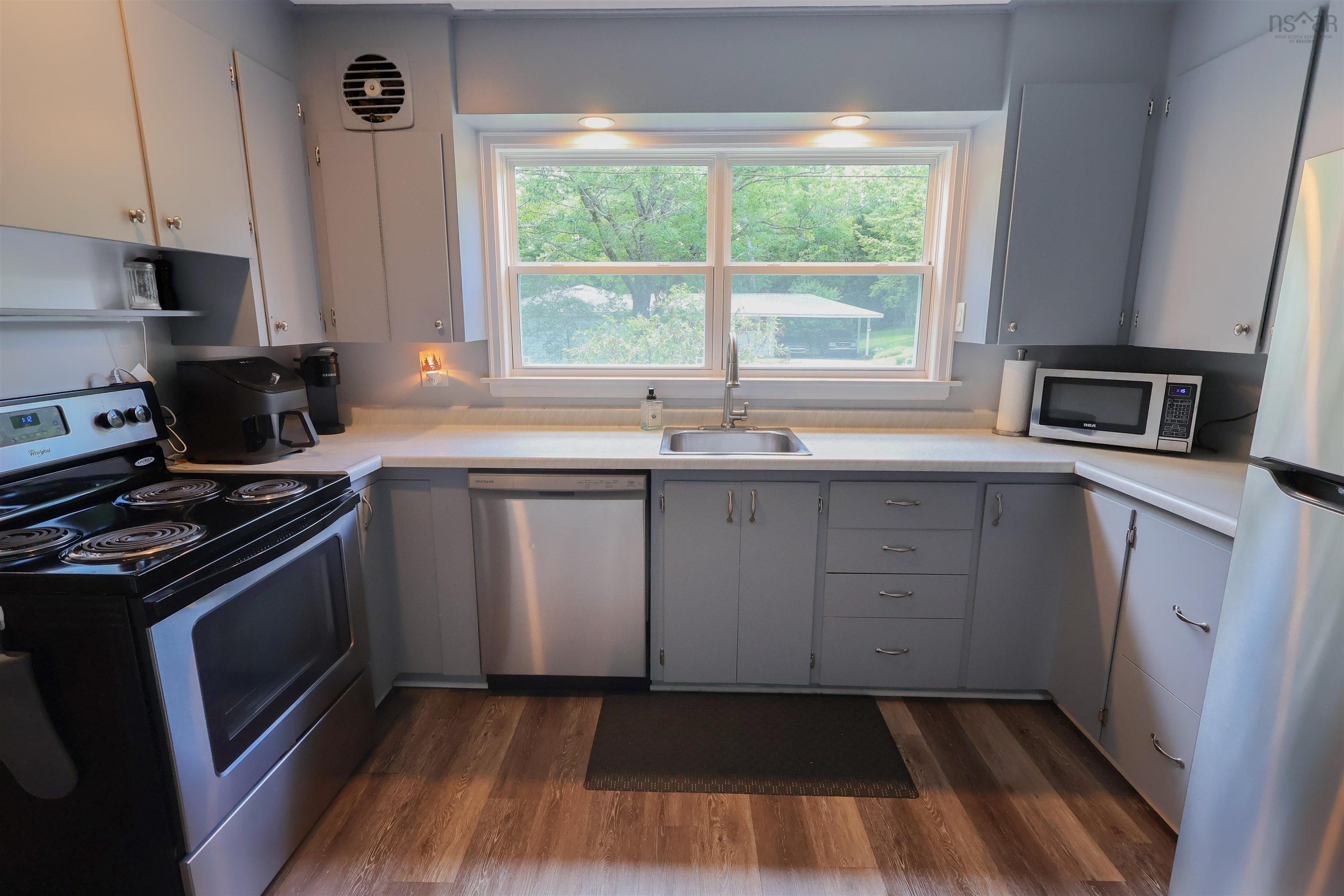 $379,900.00: 99 WALNUT Street, Bridgewater
