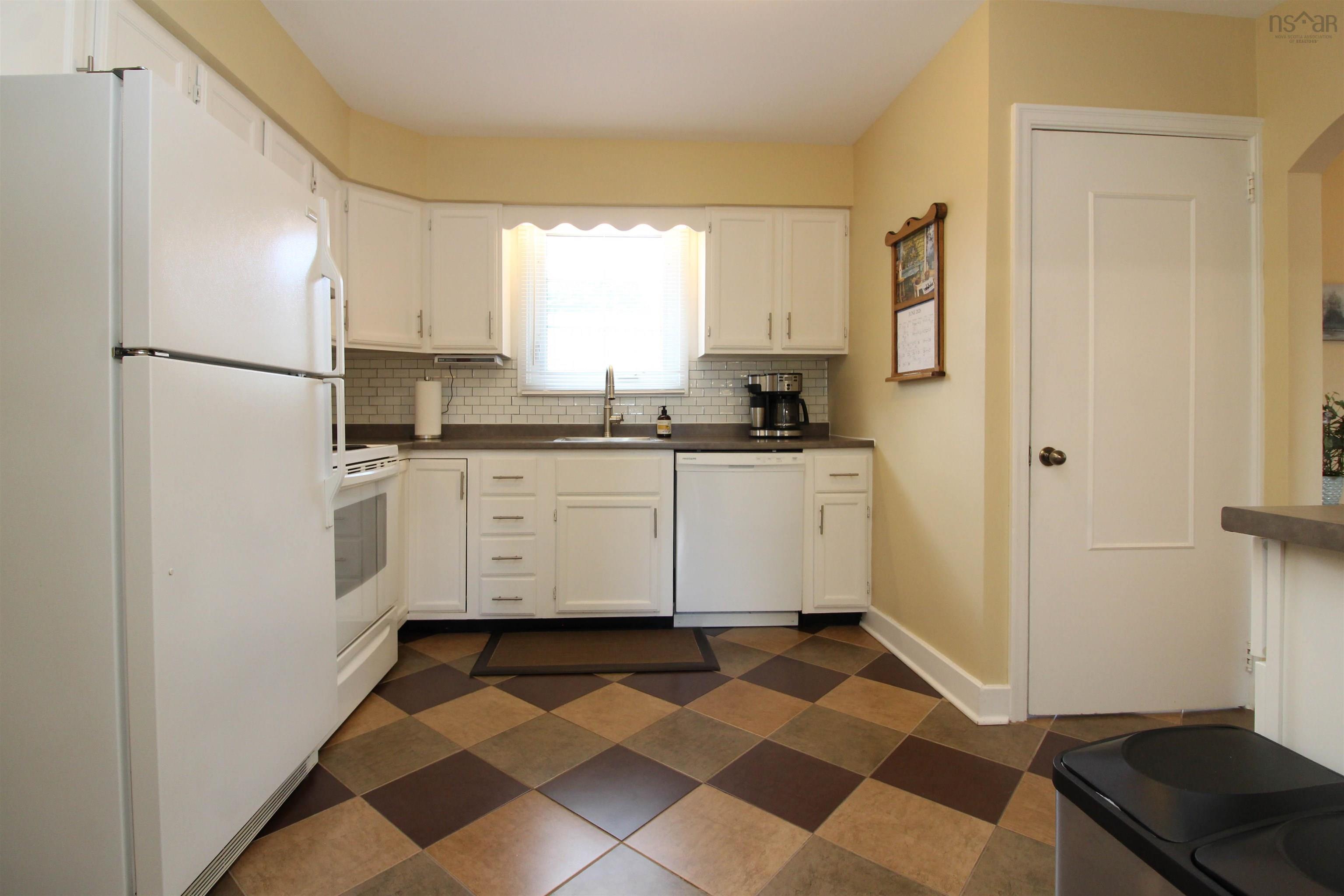 $353,950.00: 66 Melrose Terrace, Truro
