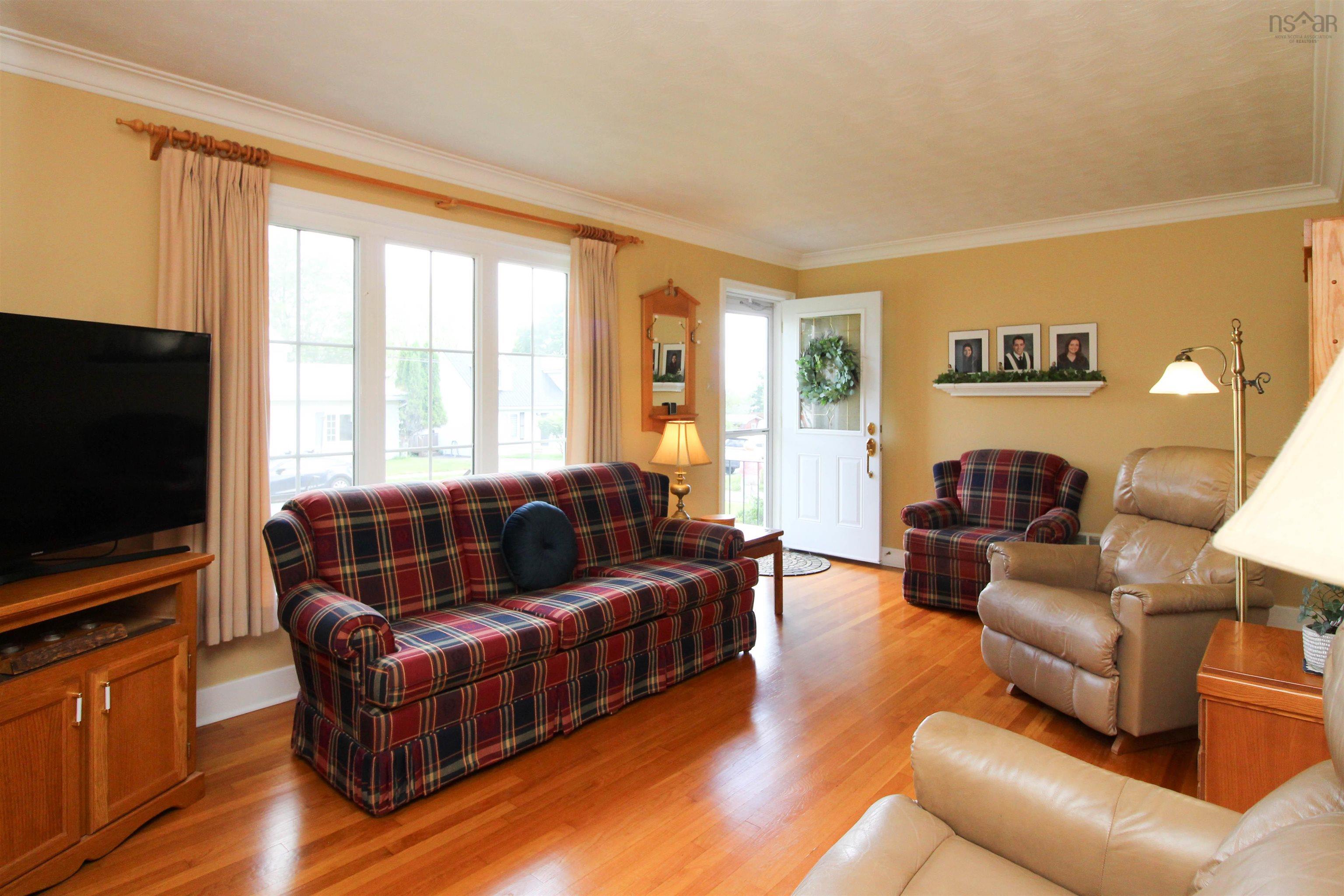 $353,950.00: 66 Melrose Terrace, Truro