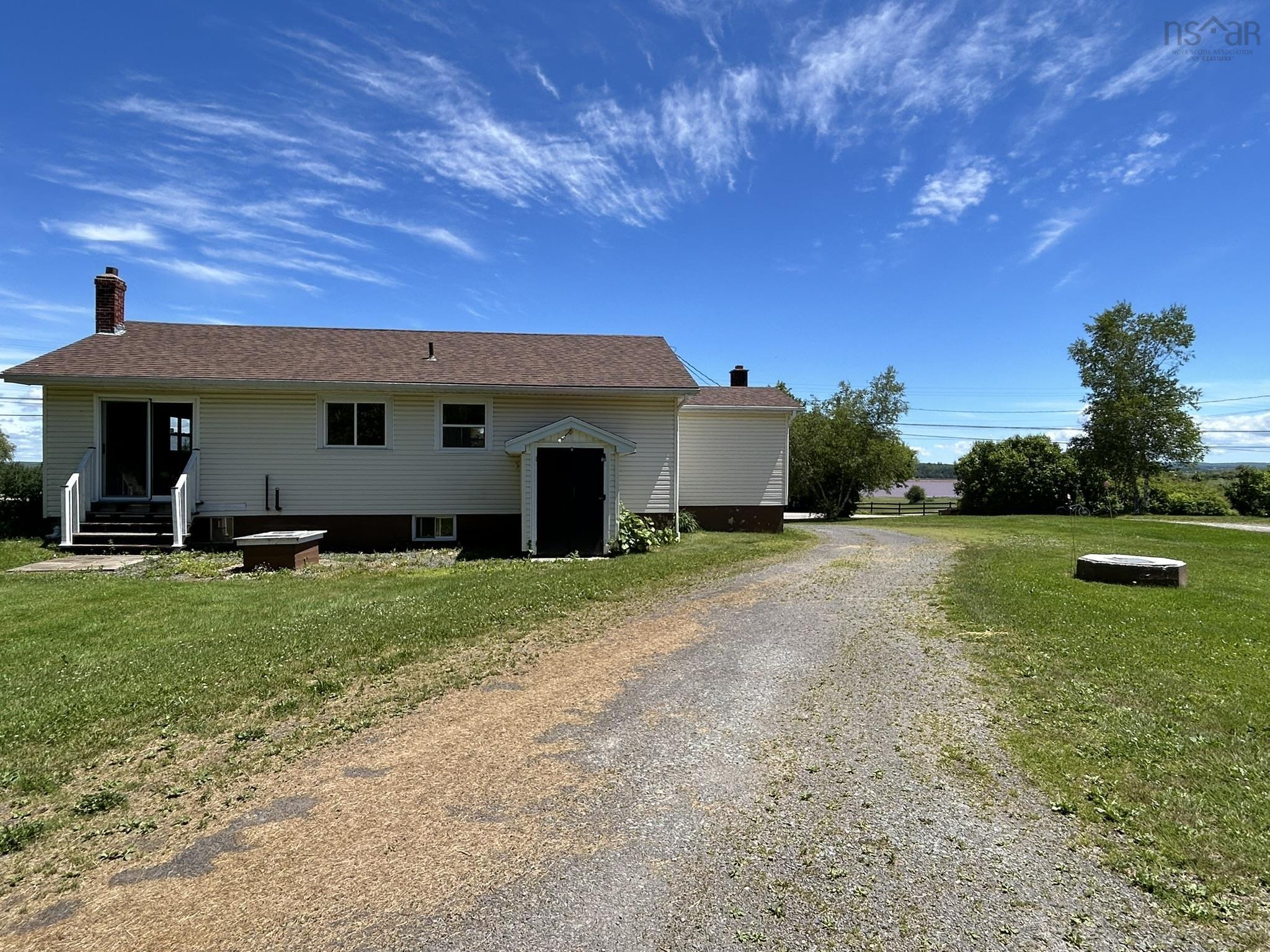 $389,000.00: 826 1 Highway, Mount Denson