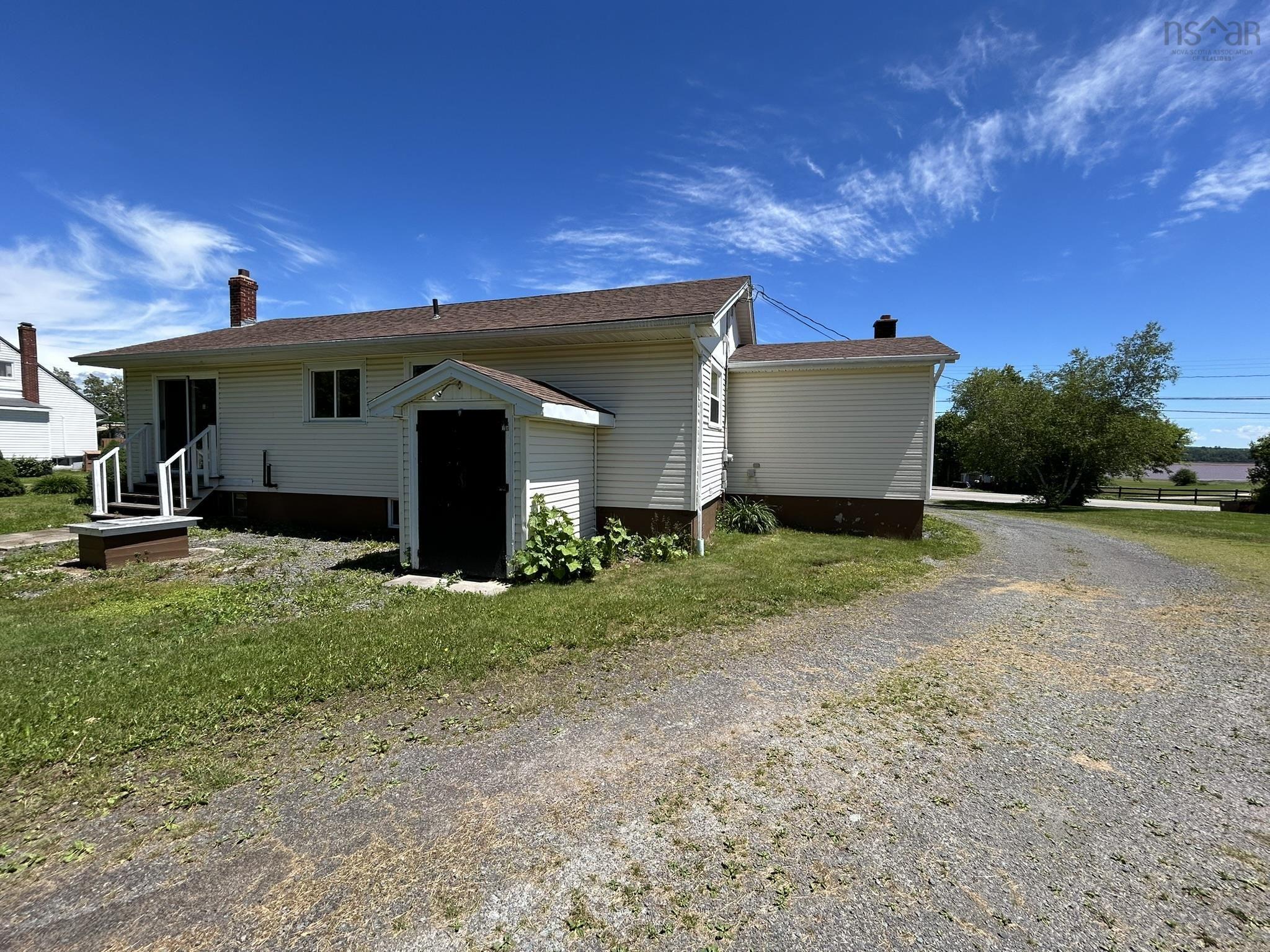 $389,000.00: 826 1 Highway, Mount Denson