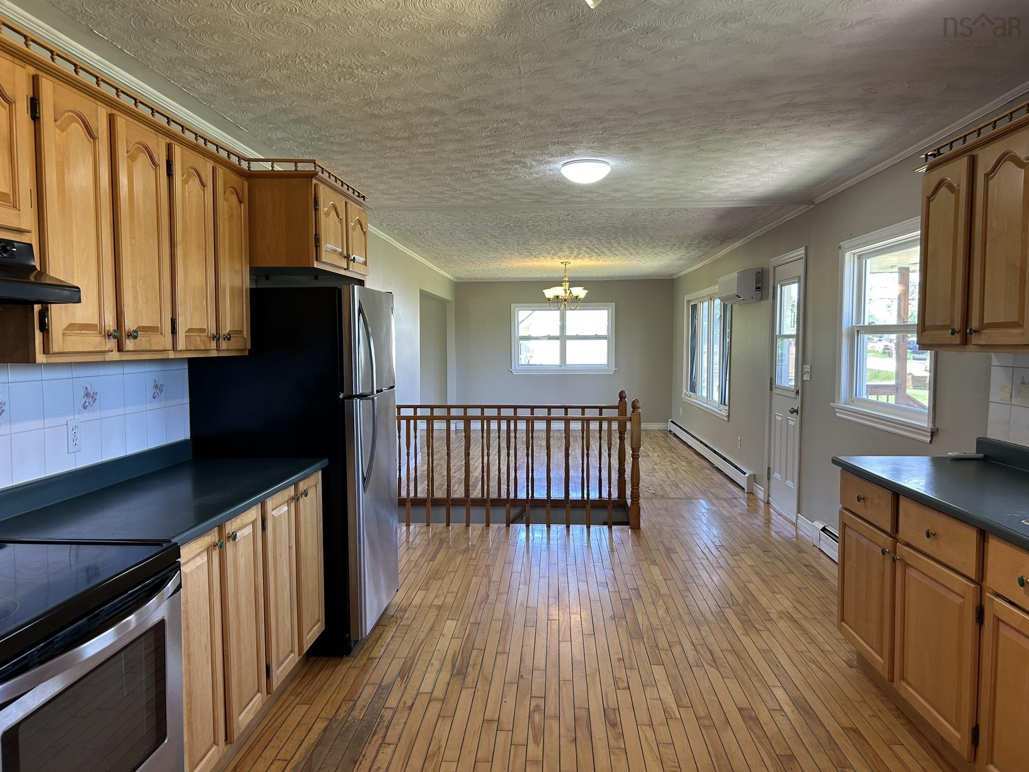 $389,000.00: 826 1 Highway, Mount Denson
