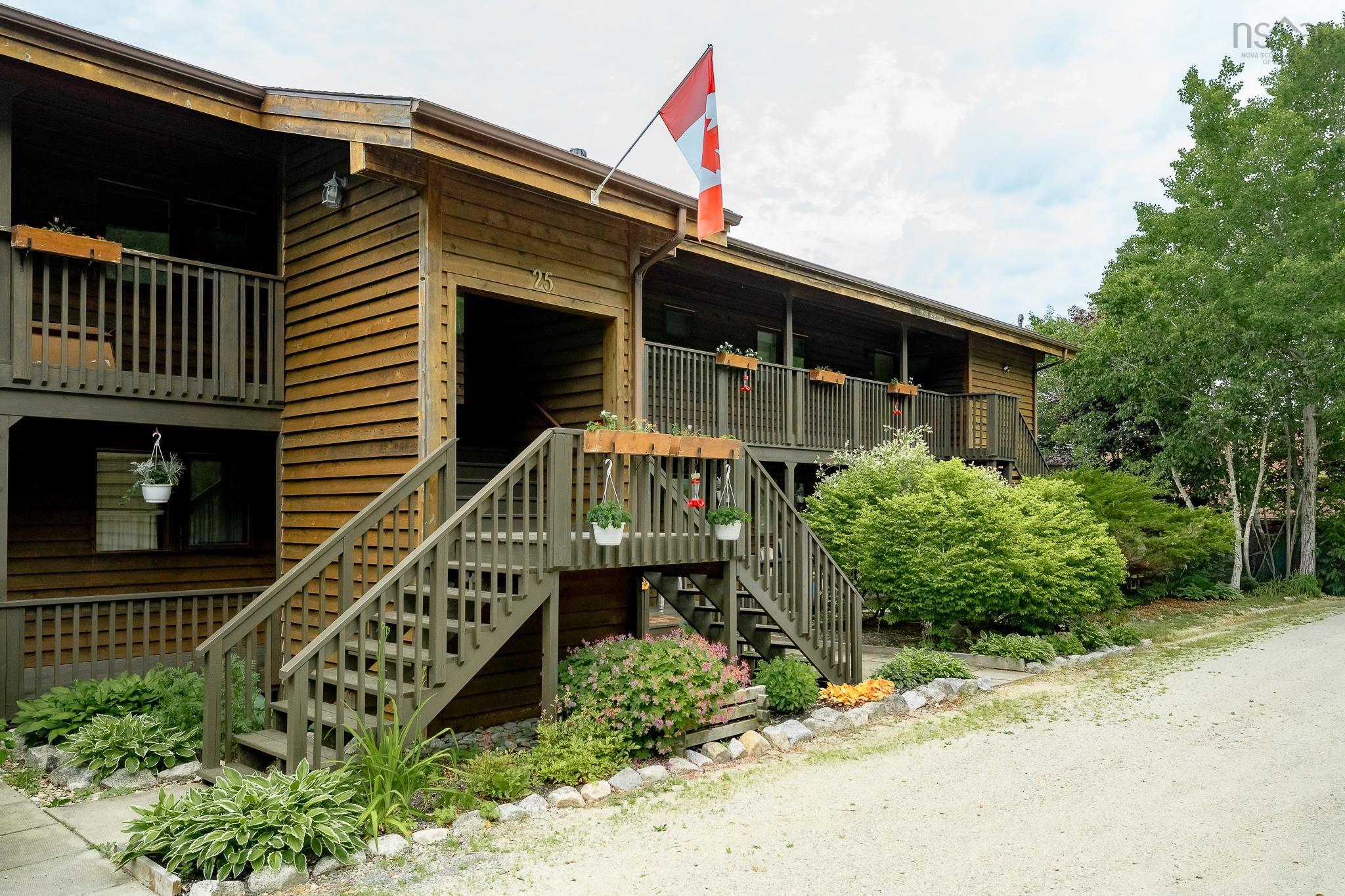 $249,000.00: 203 25 Ocean Marina Drive, Deep Cove
