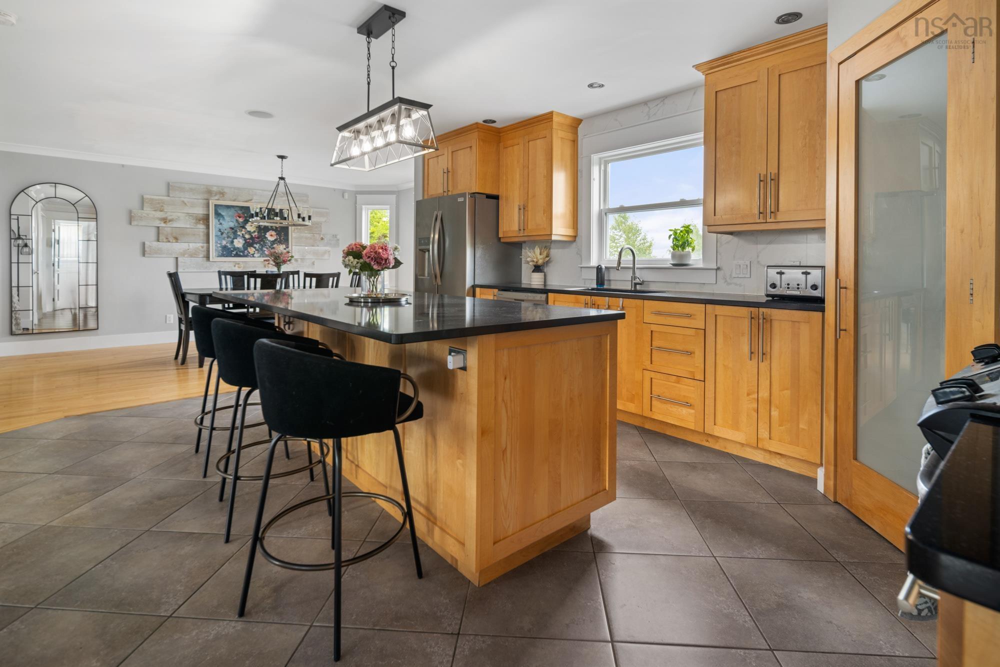 $799,900.00: 27 Barnsley Court, Middle Sackville