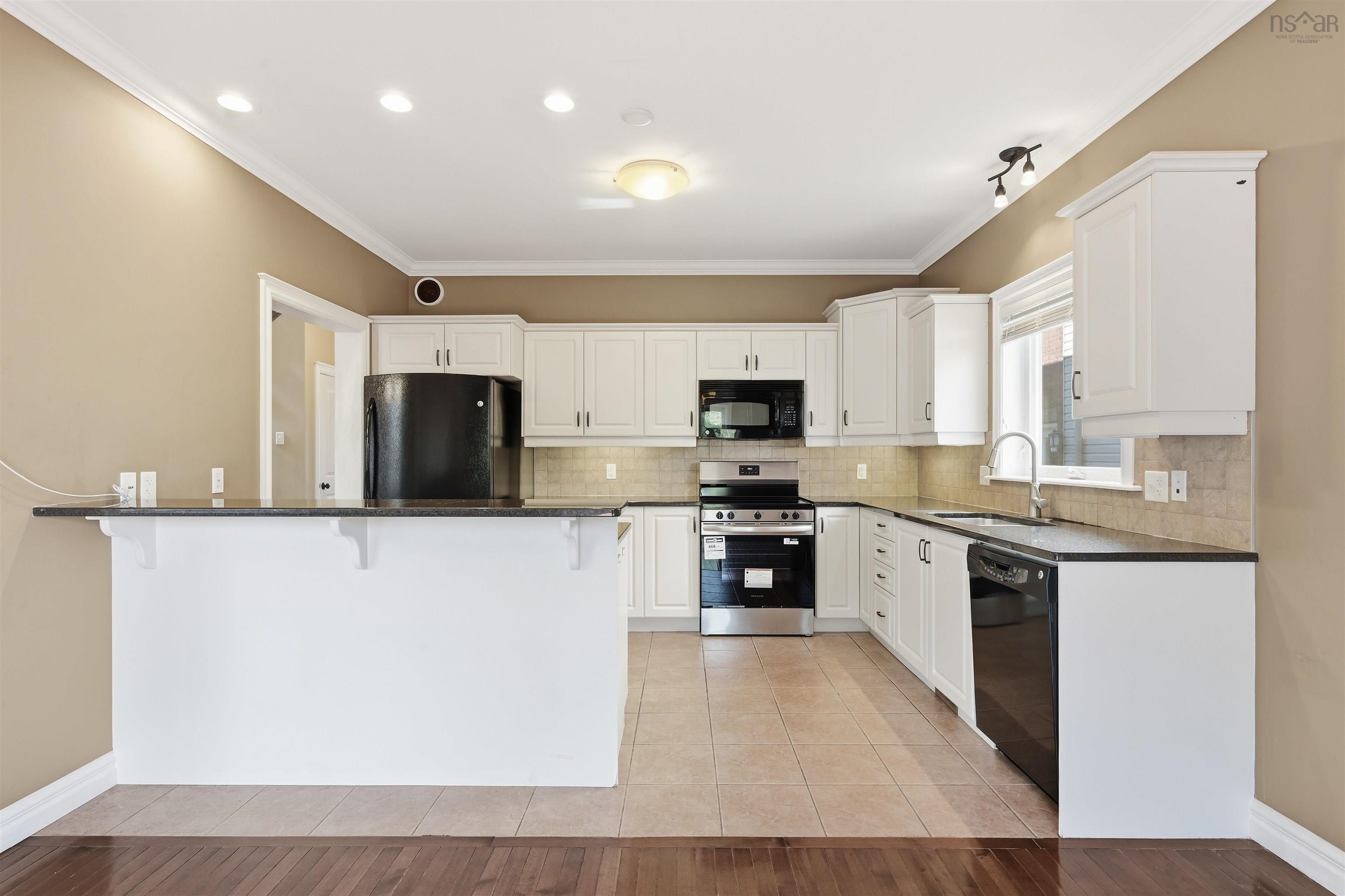$844,900.00: 55 Windridge Lane, Bedford
