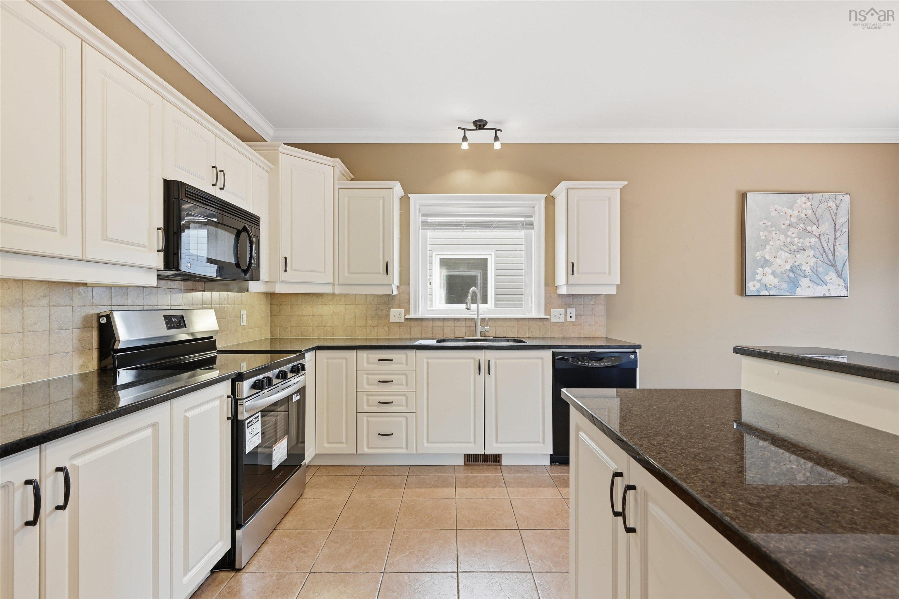 $844,900.00: 55 Windridge Lane, Bedford