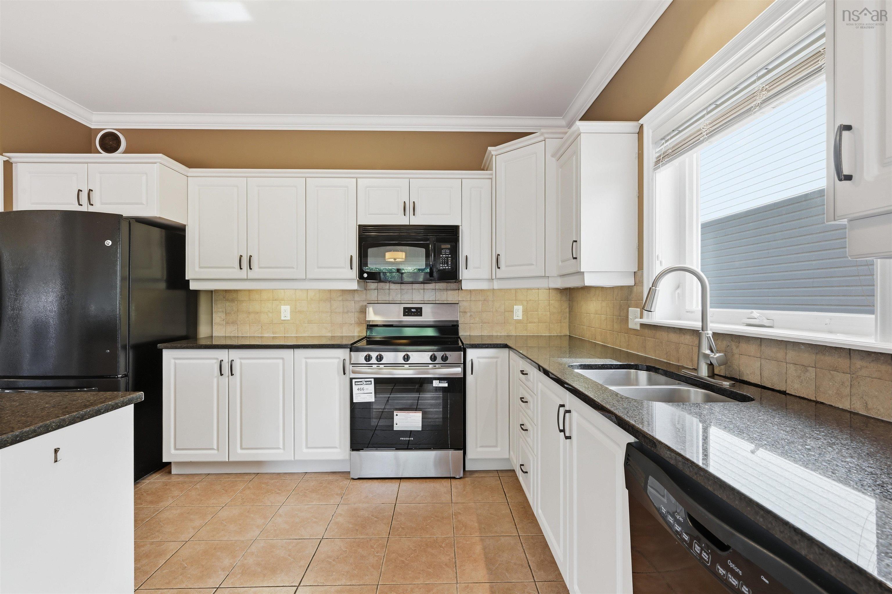 $844,900.00: 55 Windridge Lane, Bedford