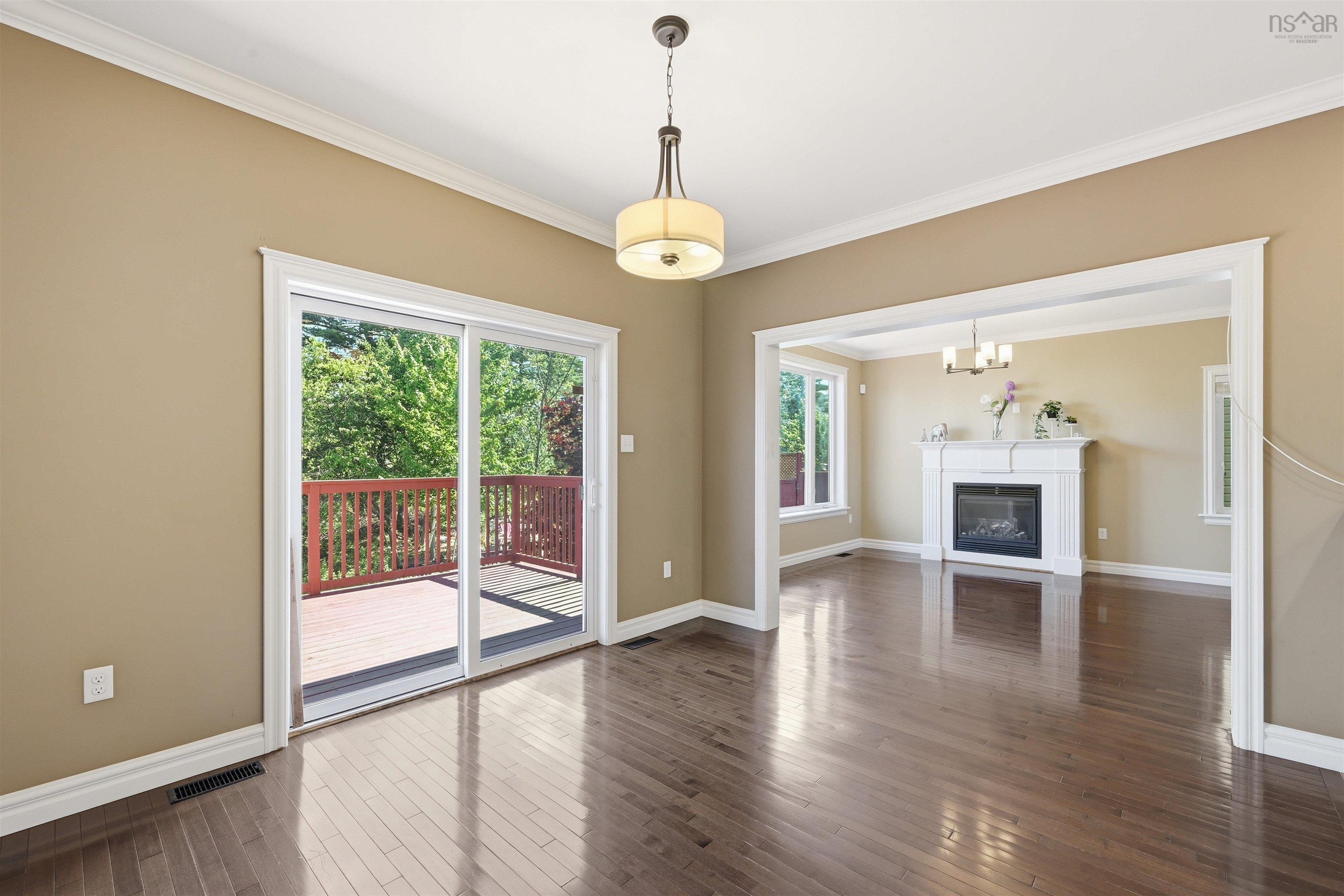 $844,900.00: 55 Windridge Lane, Bedford