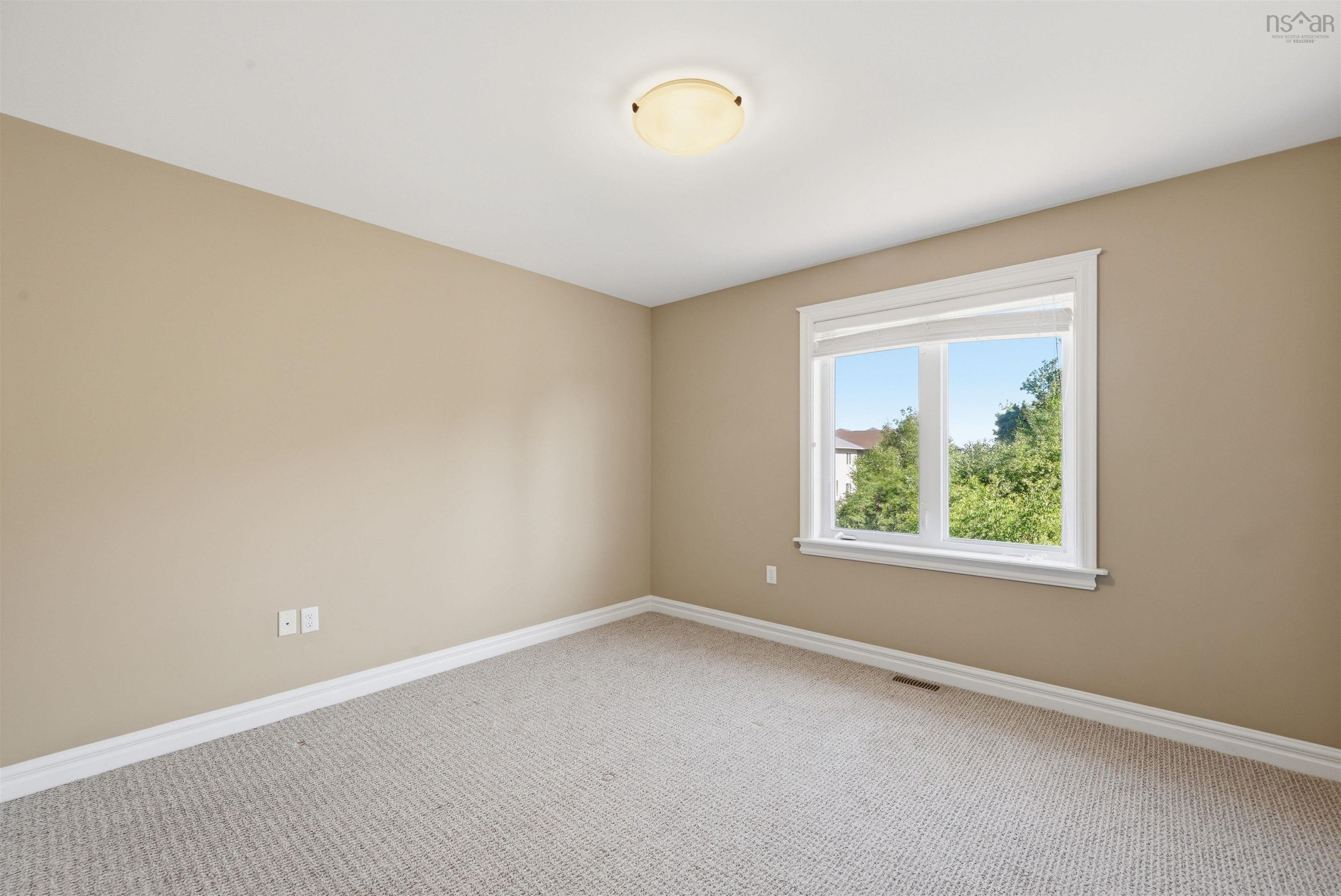 $844,900.00: 55 Windridge Lane, Bedford